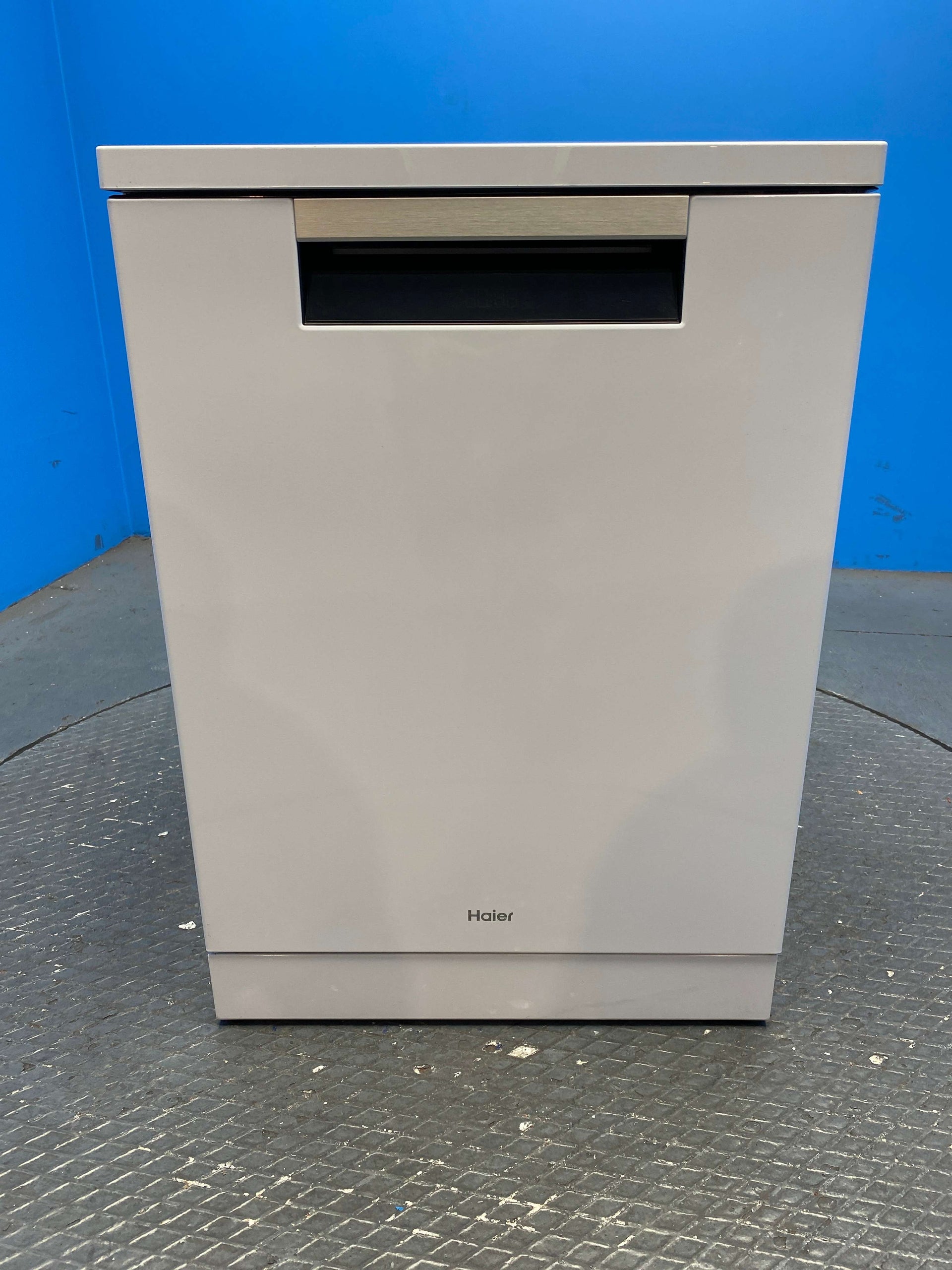 Haier XF5C4M1W I-Pro Series 3 15 Place Setting Dishwasher