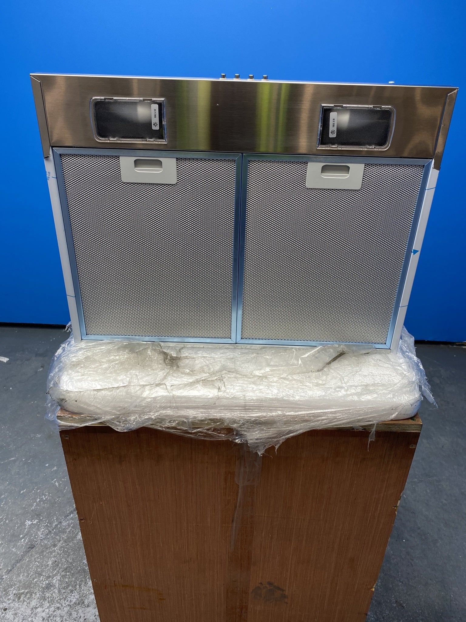 #GRC-150-204 - AEG LFC316X 60cm Stainless Steel Pyramid Chimney Hood