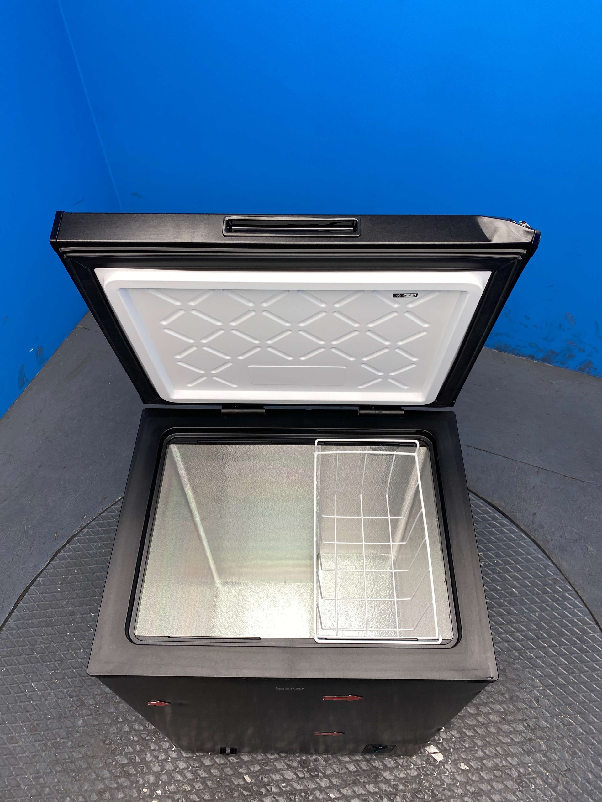Igenix IG100B 99 Litre Freestanding Chest Freezer