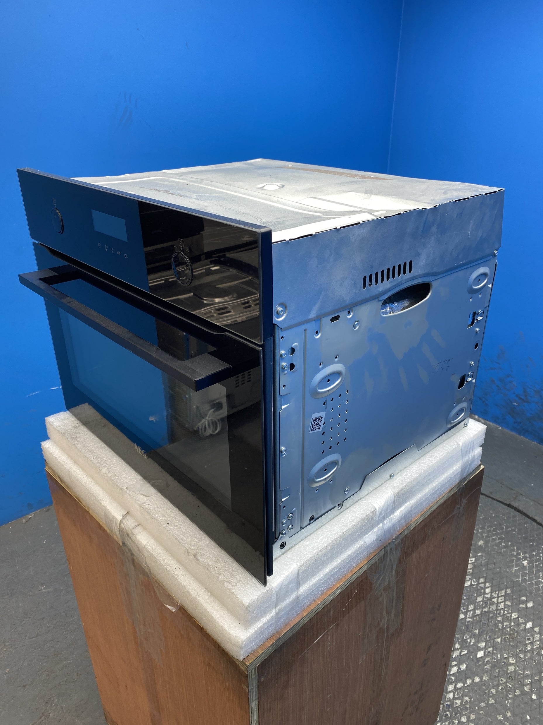 #GRC-142-777 - AEG KMK565060B 43L Built-In CombiQuick Microwave Oven