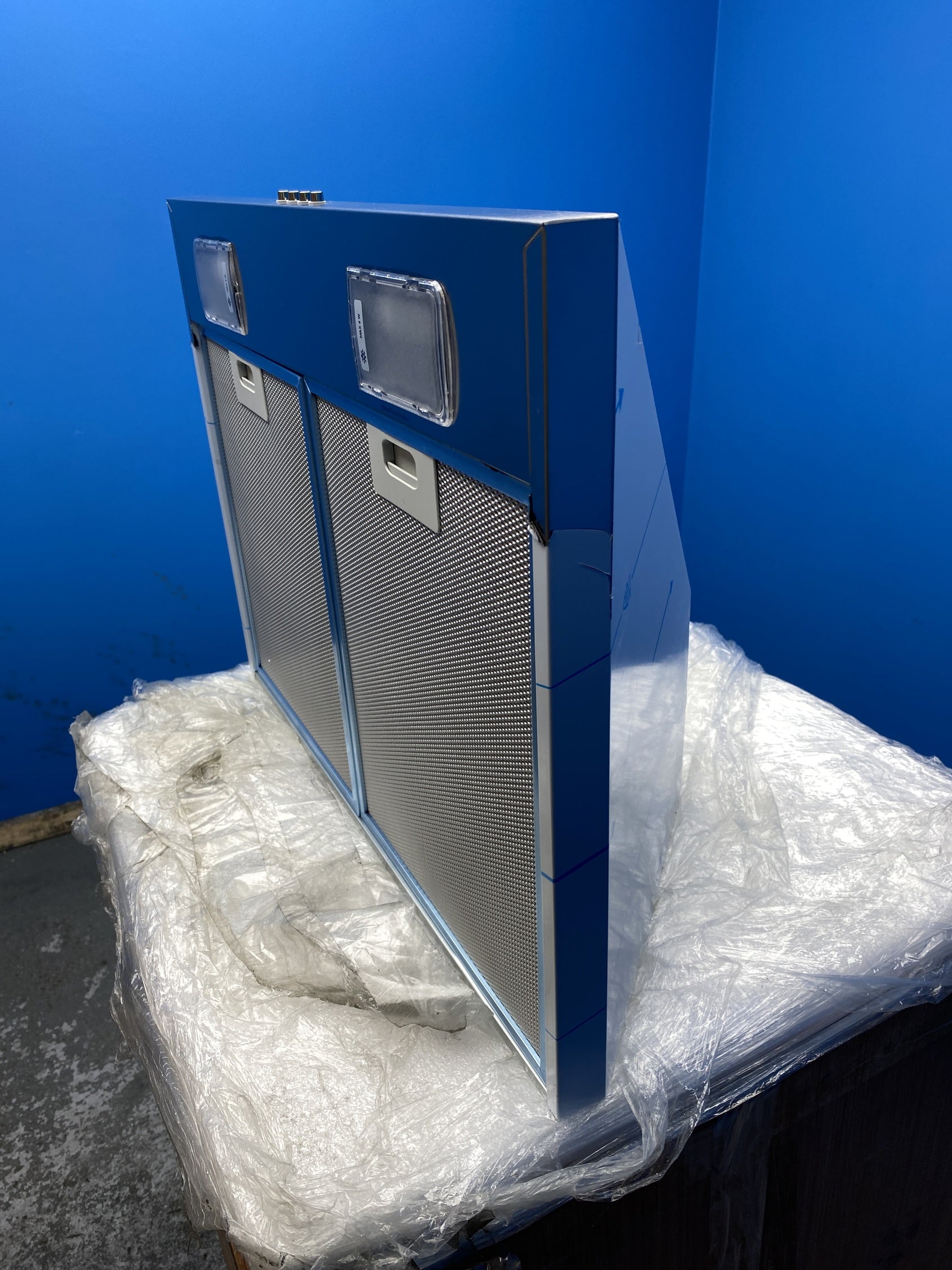 #GRC-150-205 - AEG LFC316X 60cm Stainless Steel Pyramid Chimney Hood