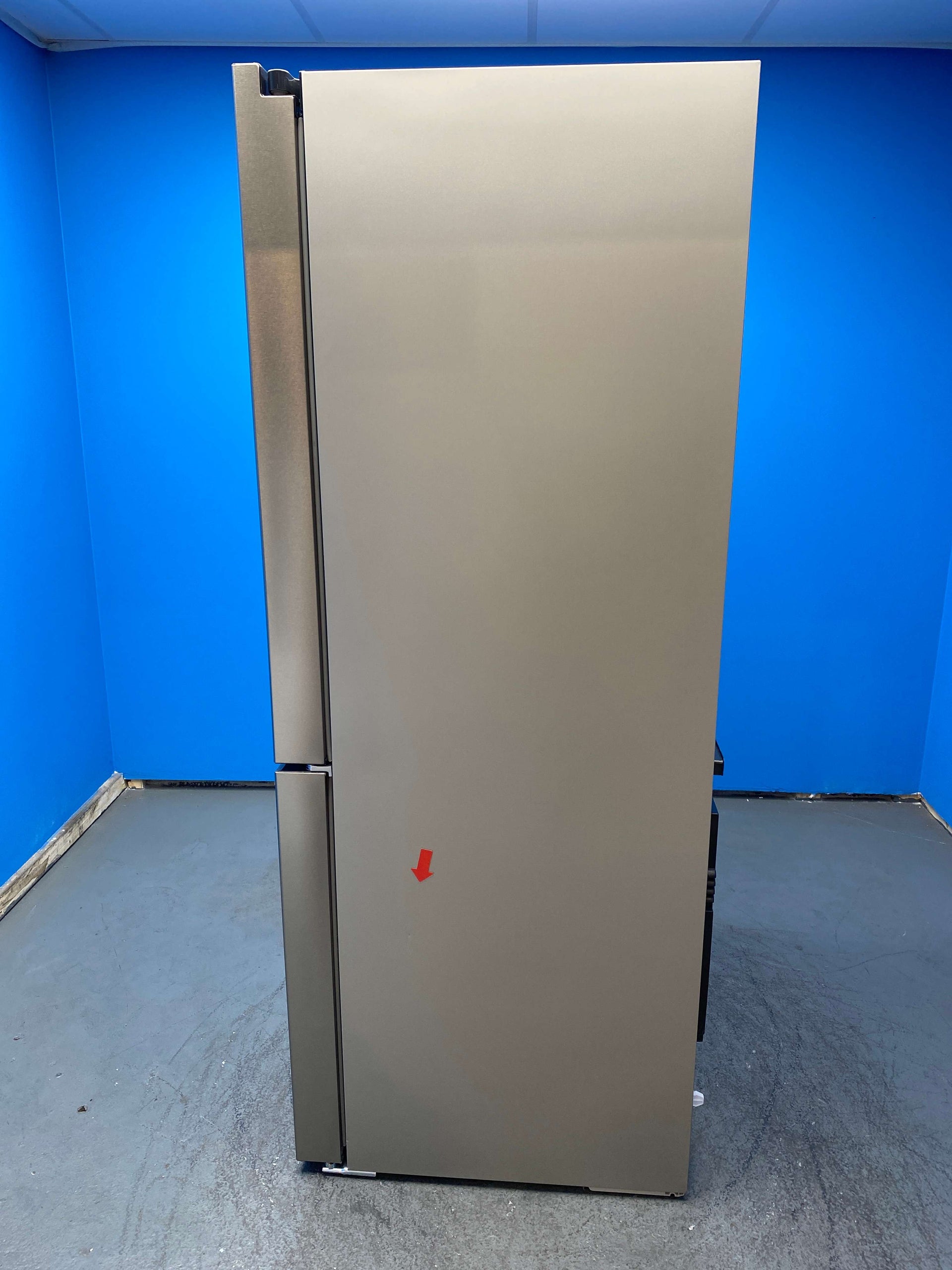 Bosch Series 6 KFI96APEAG 4-Door American Fridge Freezer