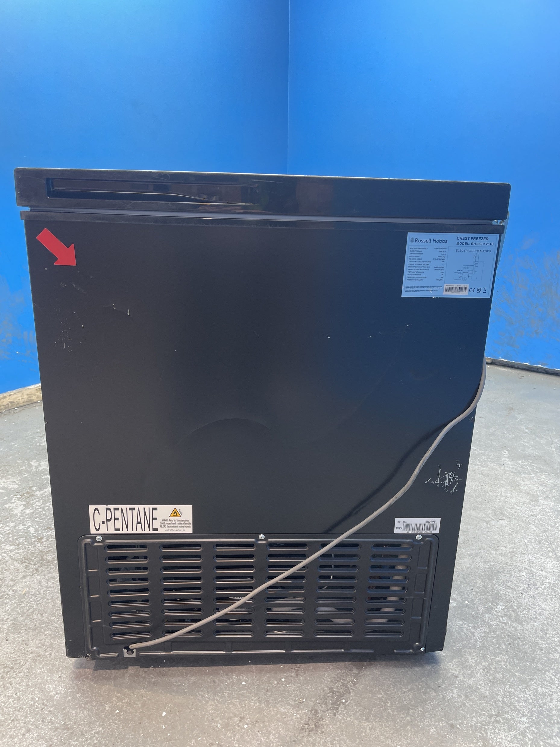 #GRC-157-953 - Russell Hobbs RH300CF201B 308Litre Chest Freezer