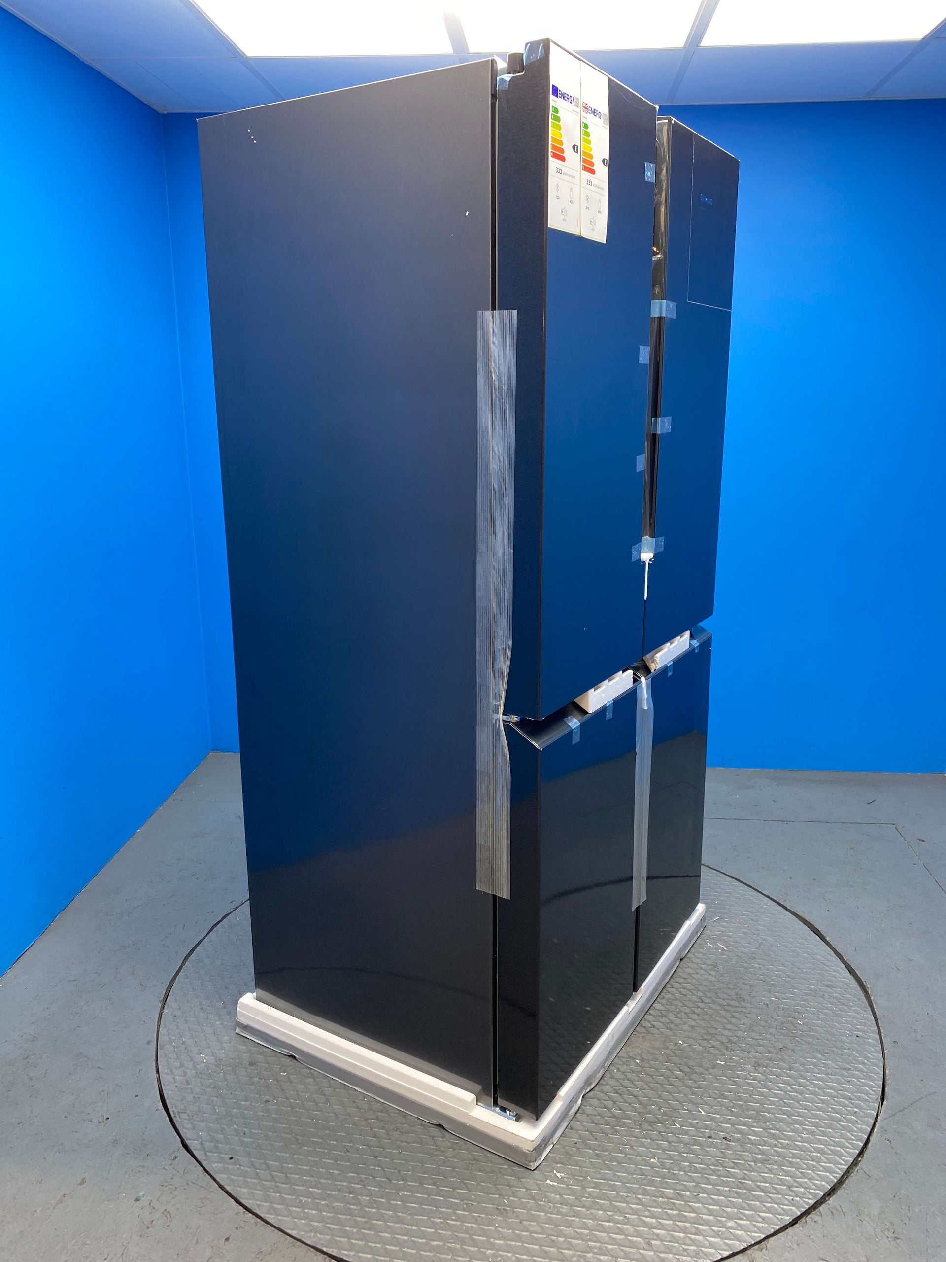 Siemens iQ500 KF96NAXEAG 605L French Door Fridge Freezer