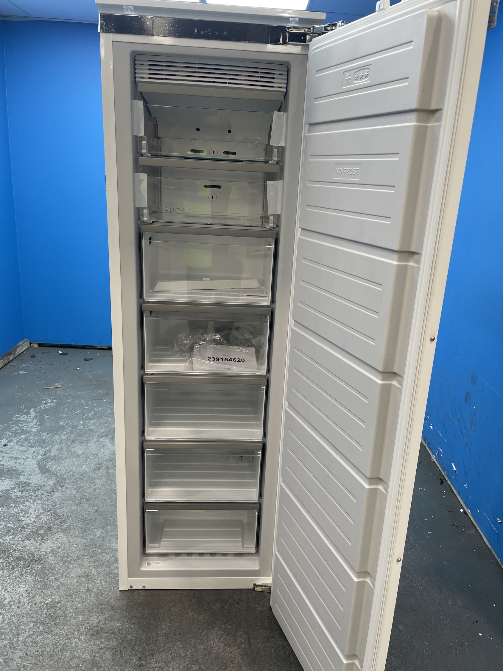 #GRC-158-308 - AEG 7000 Series NAB7N181EC Integrated Upright Frost Free Freezer