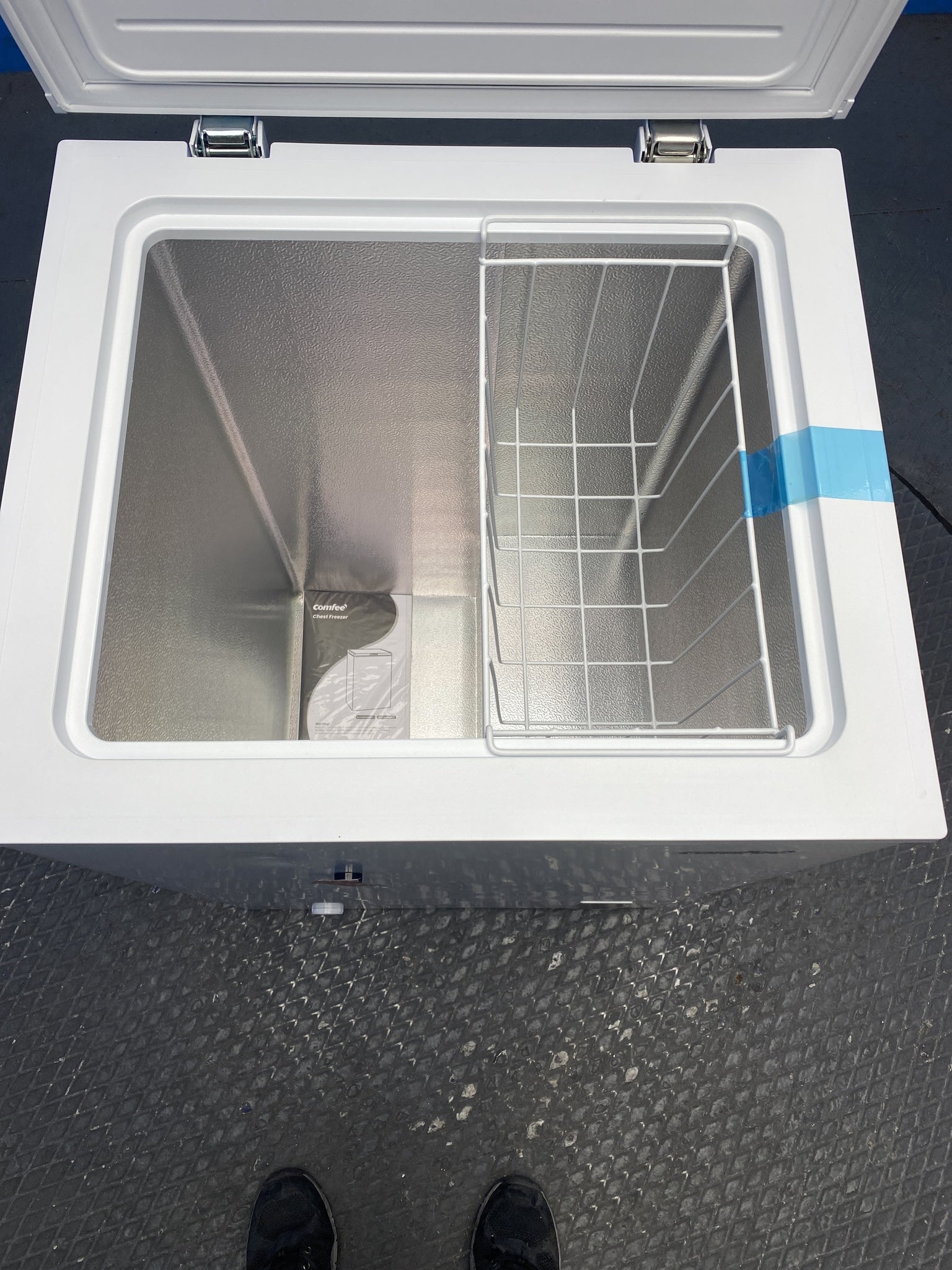 COMFEE' RCC100WH2E 99L Chest Freezer with Digital Control