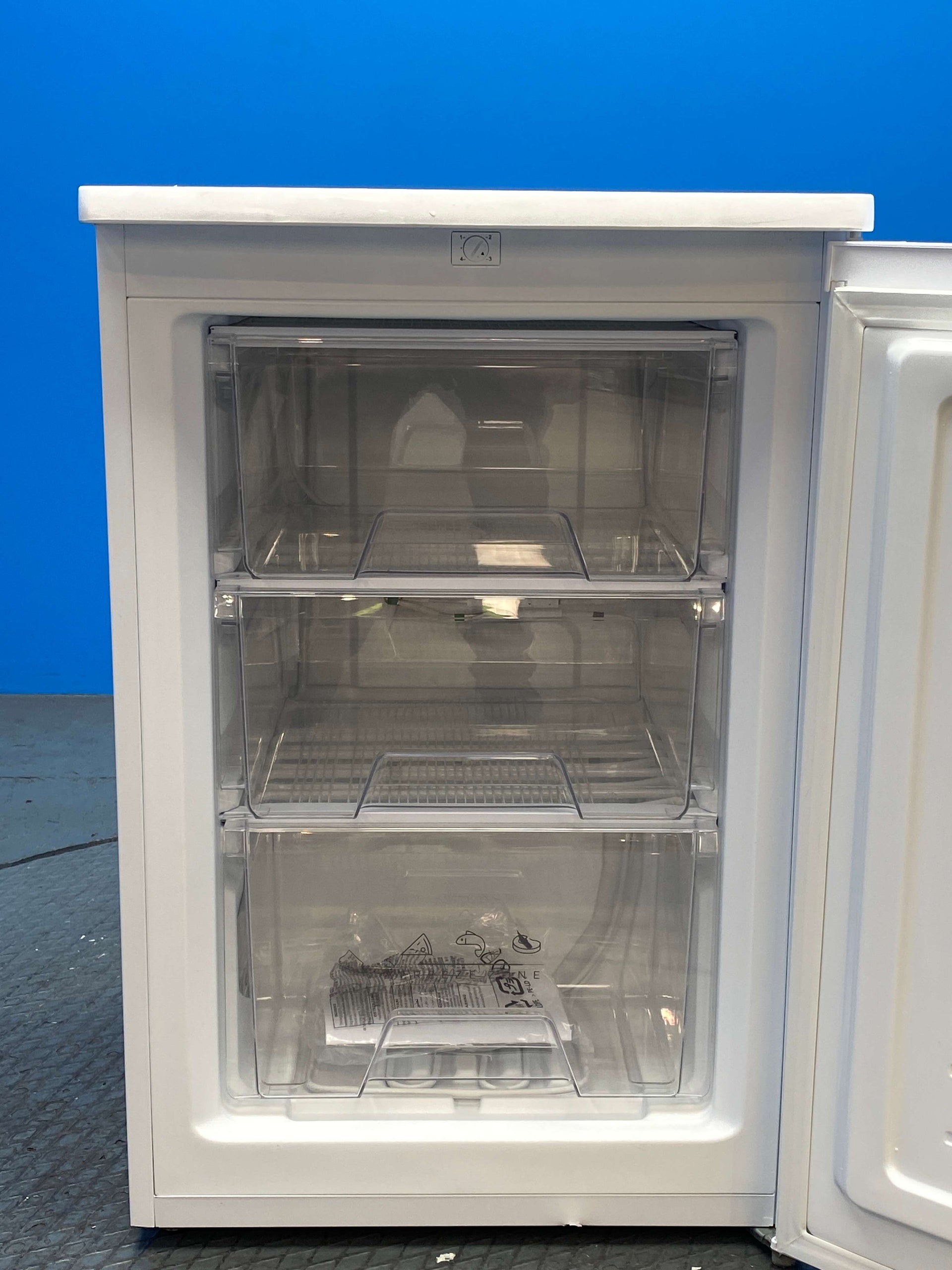 Igenix IG355W 94 Litre Under Counter Freezer
