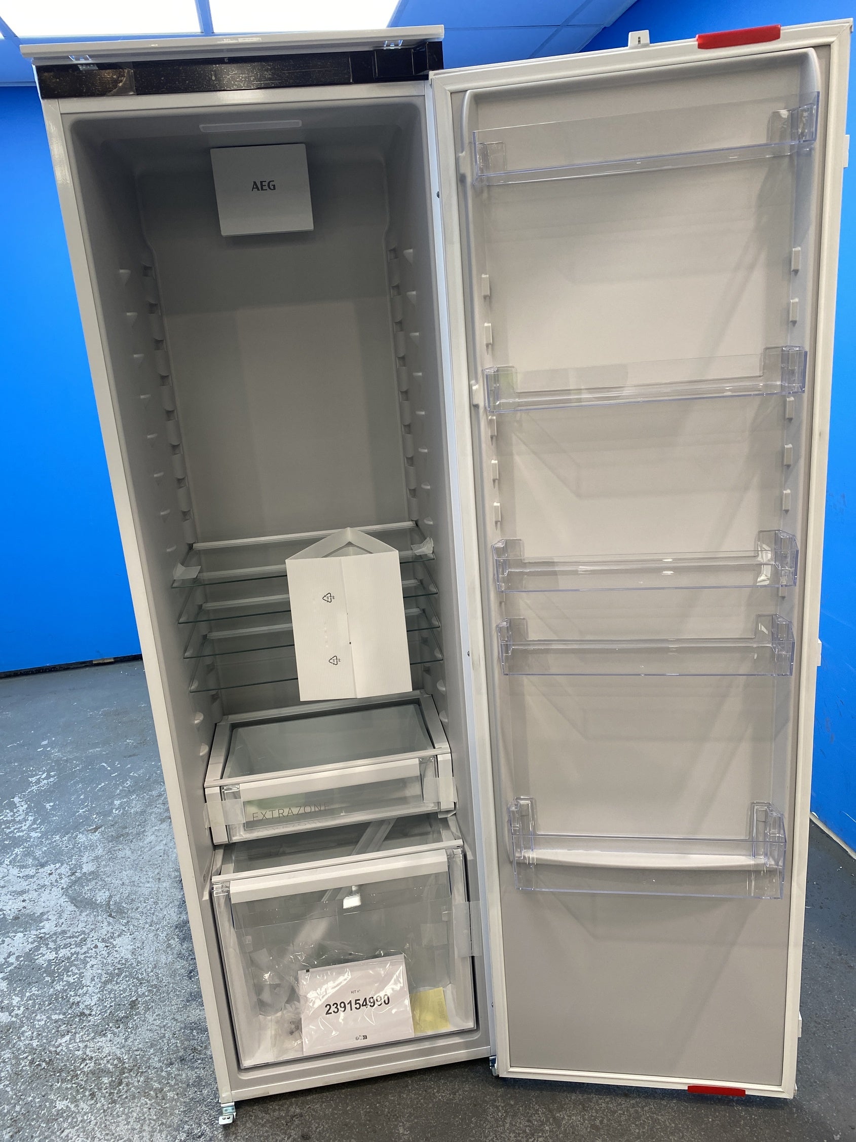 #GRC-155-901 - AEG 6000 Series TK6DS181ES Integrated Tall Larder Fridge
