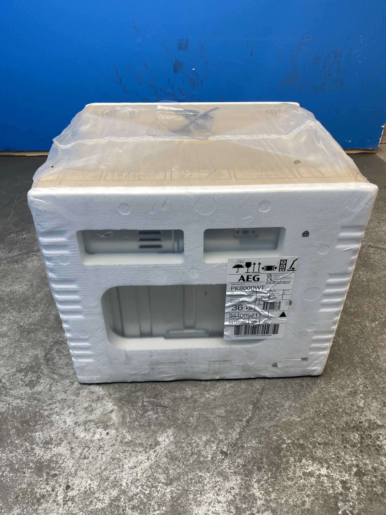 #GRC-154-058 - AEG PK8000WT 8000 Series MealAssist Built-in Combi Microwave