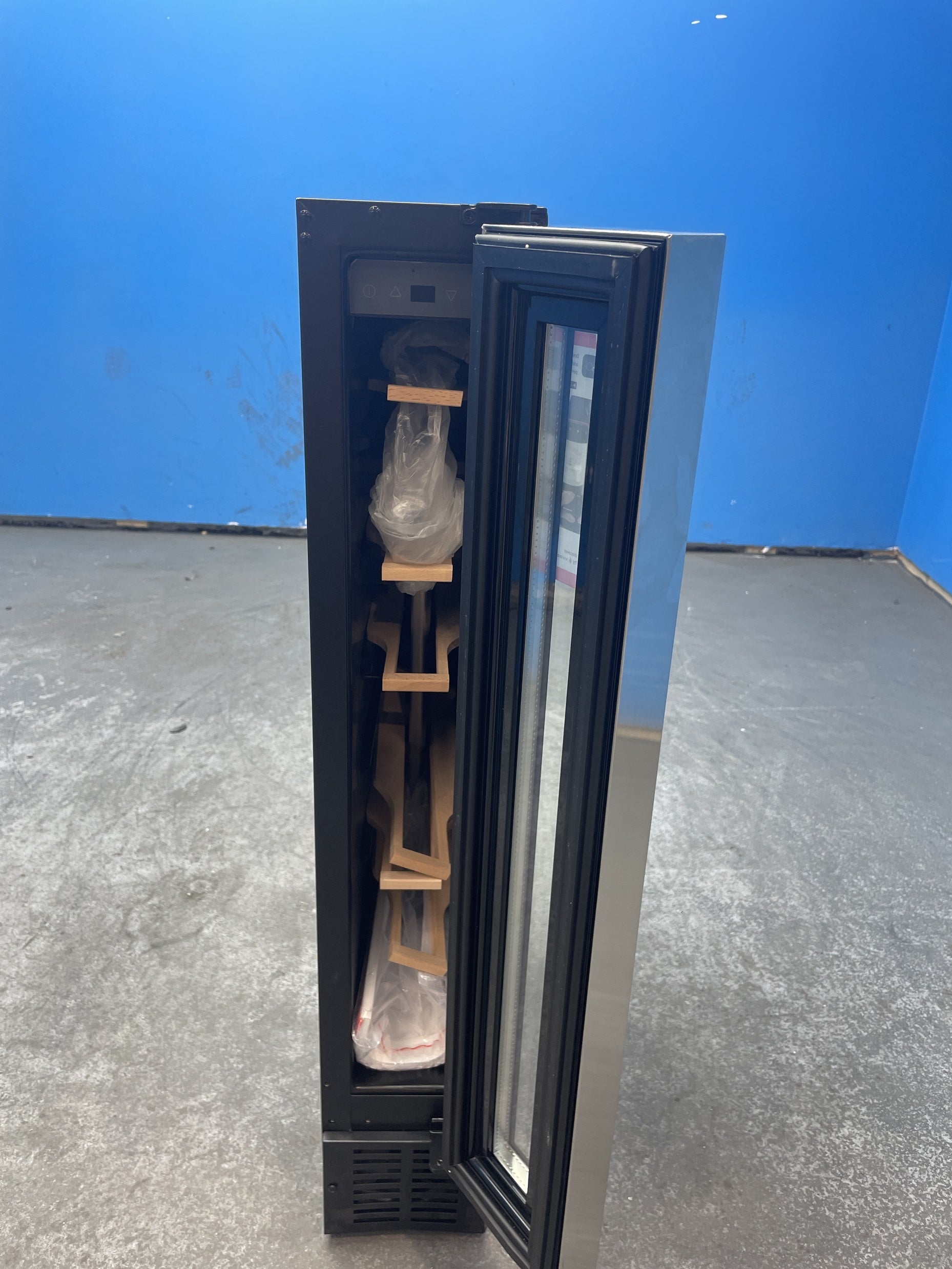 #GRC-162-616 - Hoover HWCB15UK/1 H-WINE 300 7 Bottle Slim Wine Cooler