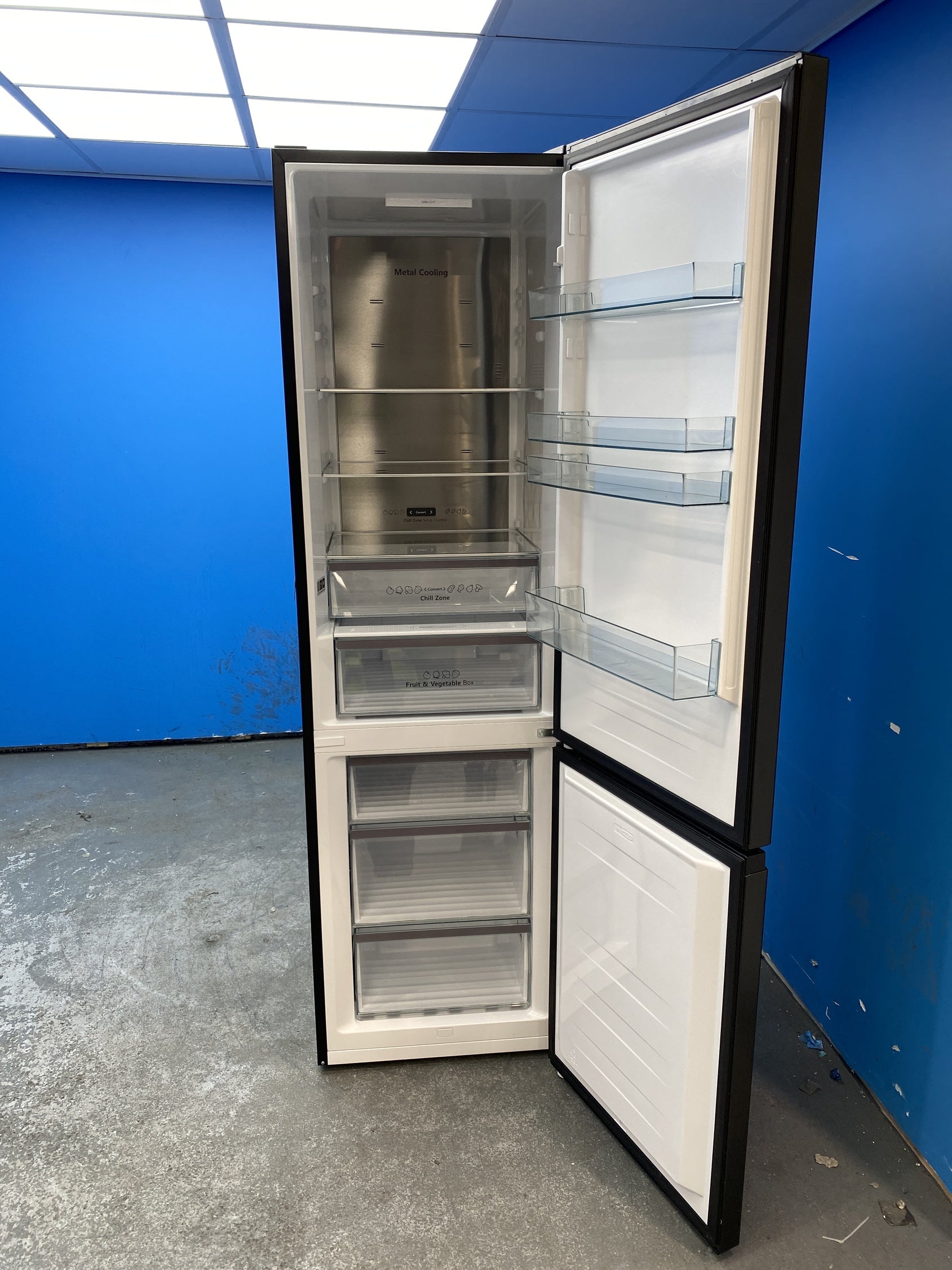 #GRC-143-635 - Hisense RB470N4SFCUK No Frost Comi Fridge Freezer
