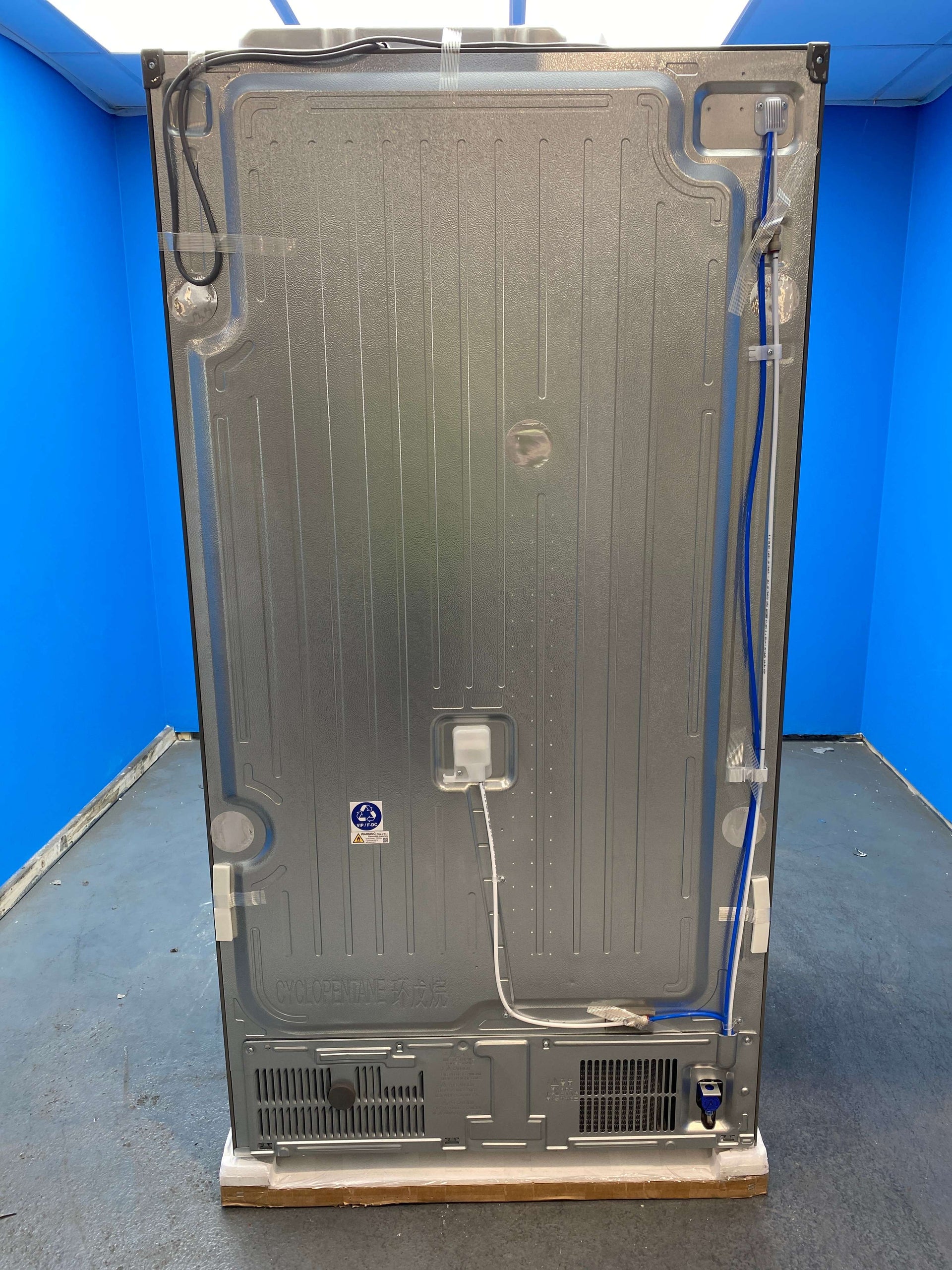 LG GSXE81PYBD American Style Fridge Freezer with InstaView™