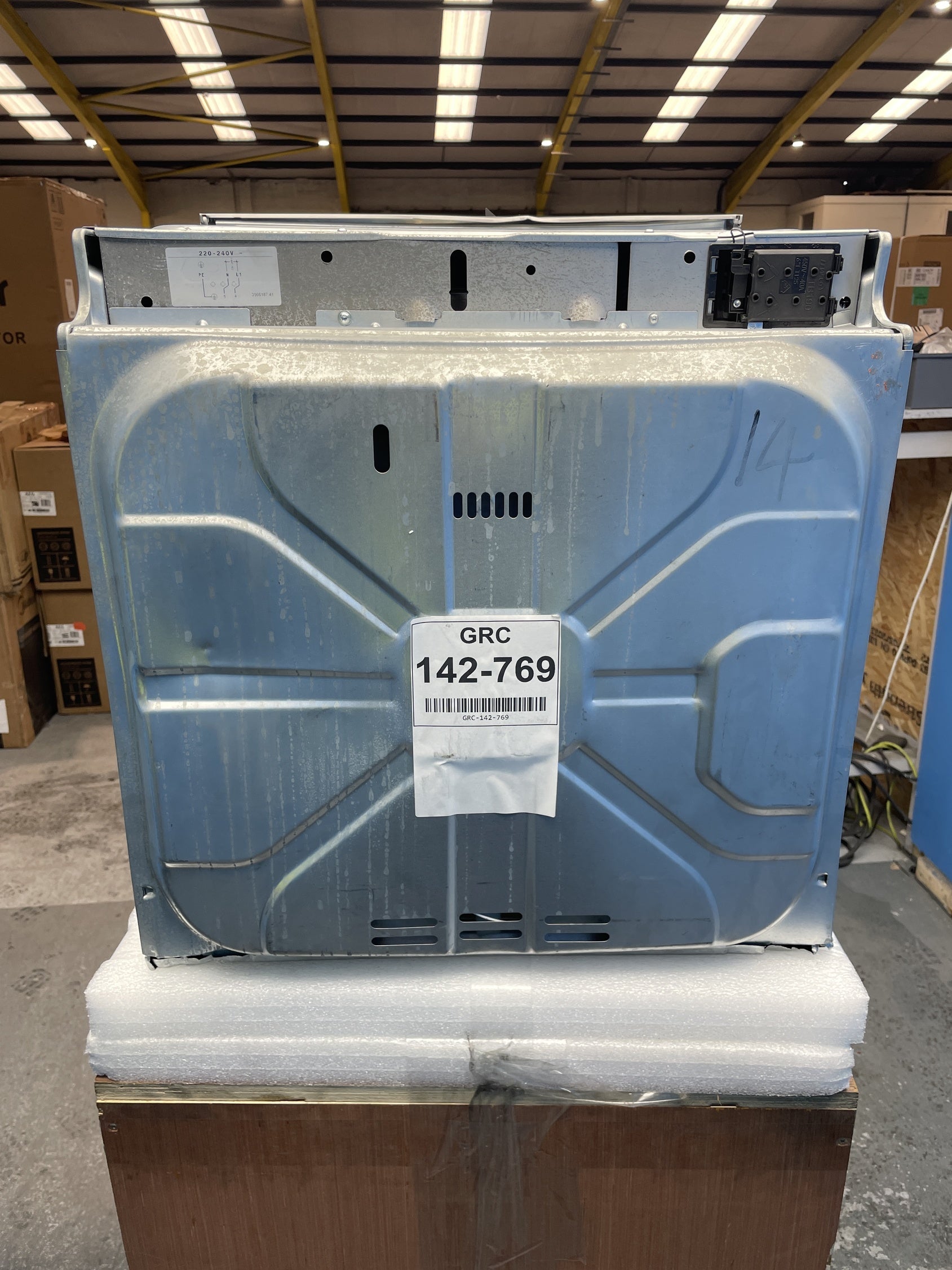 #GRC-142-769 - AEG BPX535A61M 6000 AirFry Pyrolytic Built-In Oven