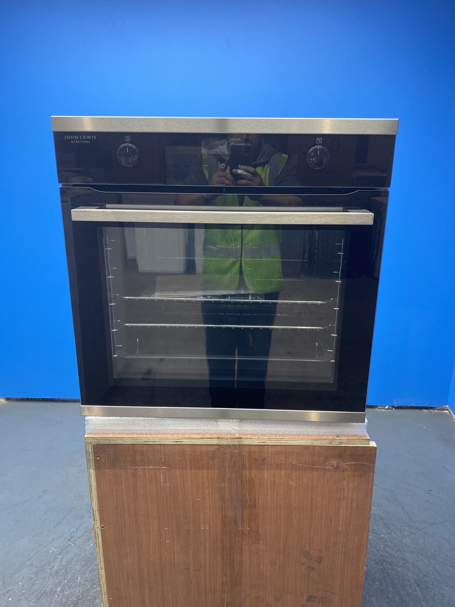 John Lewis JLBIOS641 71L Built-In Electric Single Oven