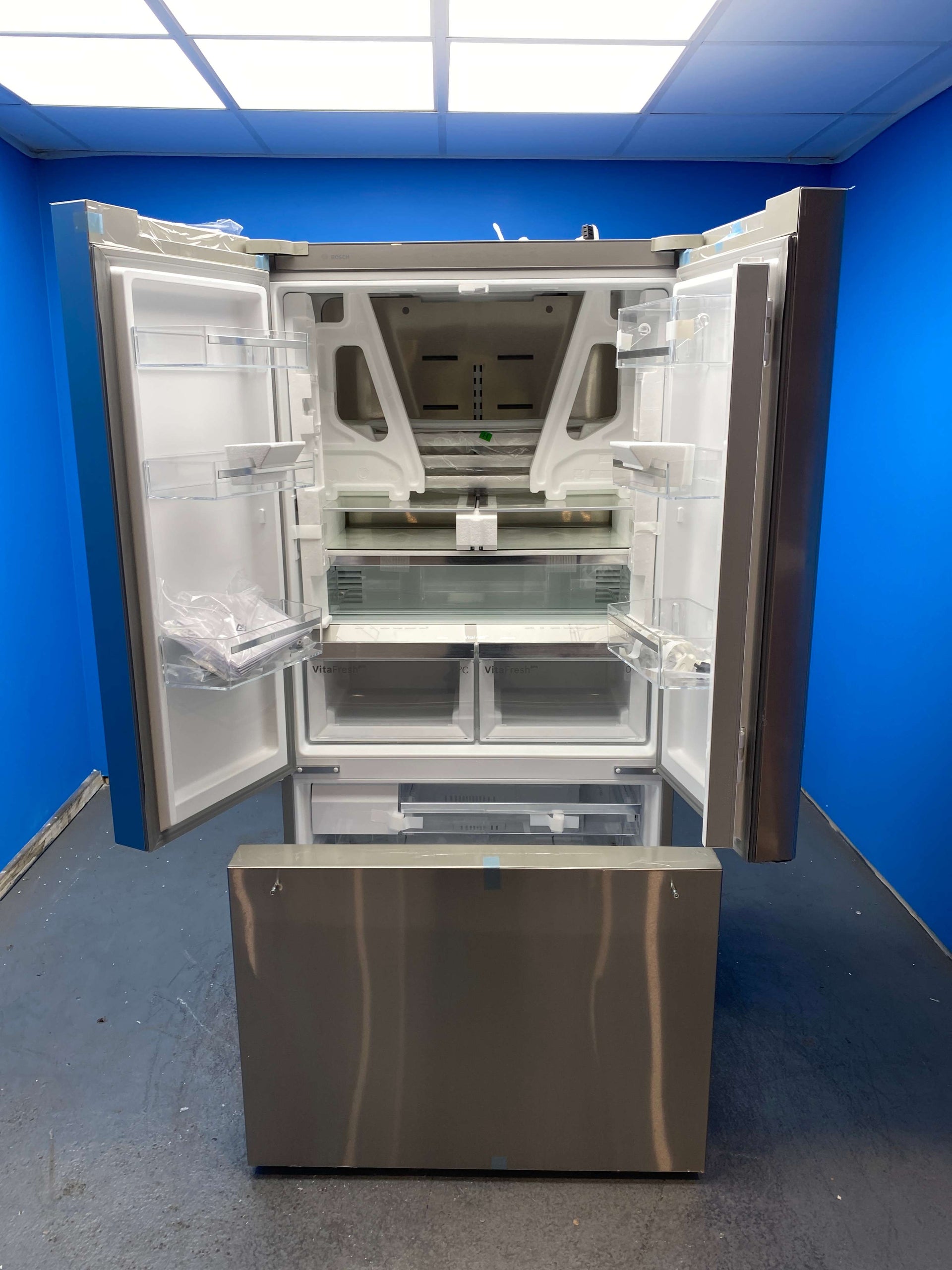 Bosch KFF96PIEP Series 8 French Door American Fridge Freezer