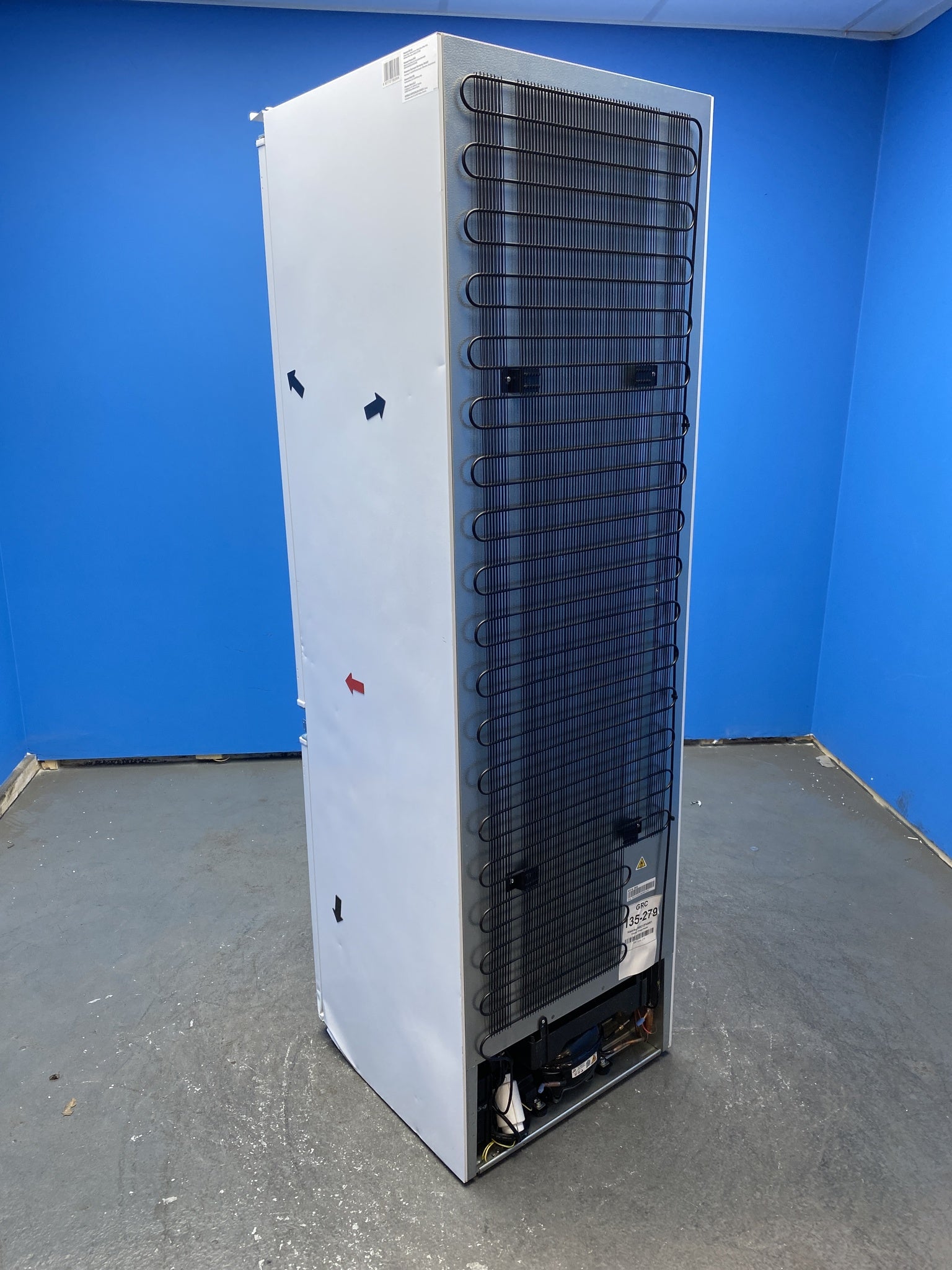 Hisense RIB312F4AW1 70/30 Integrated Frost Free Fridge Freezer