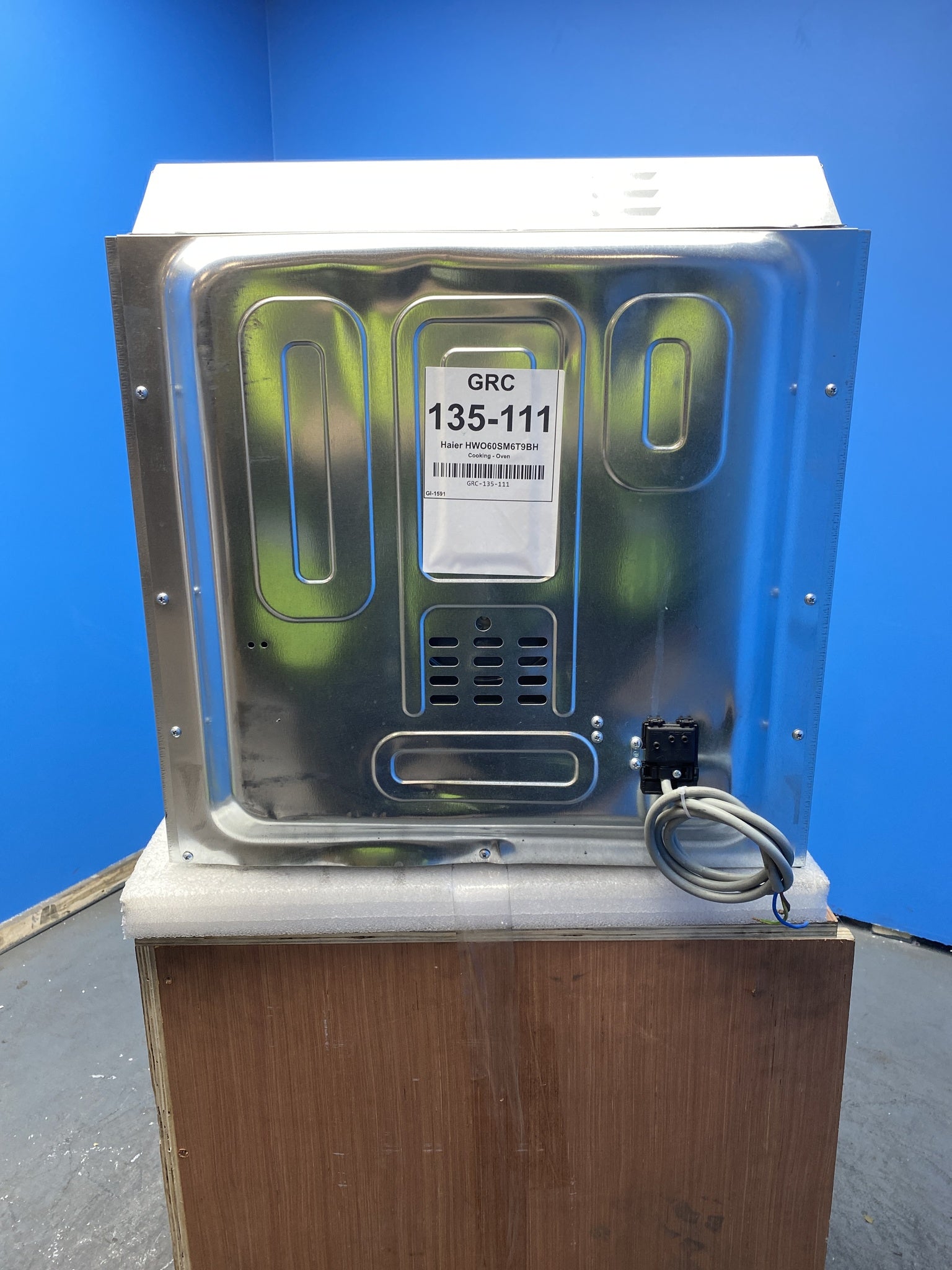 Haier HWO60SM6T9BH I-Touch Series 6 70L Pyrolytic Oven