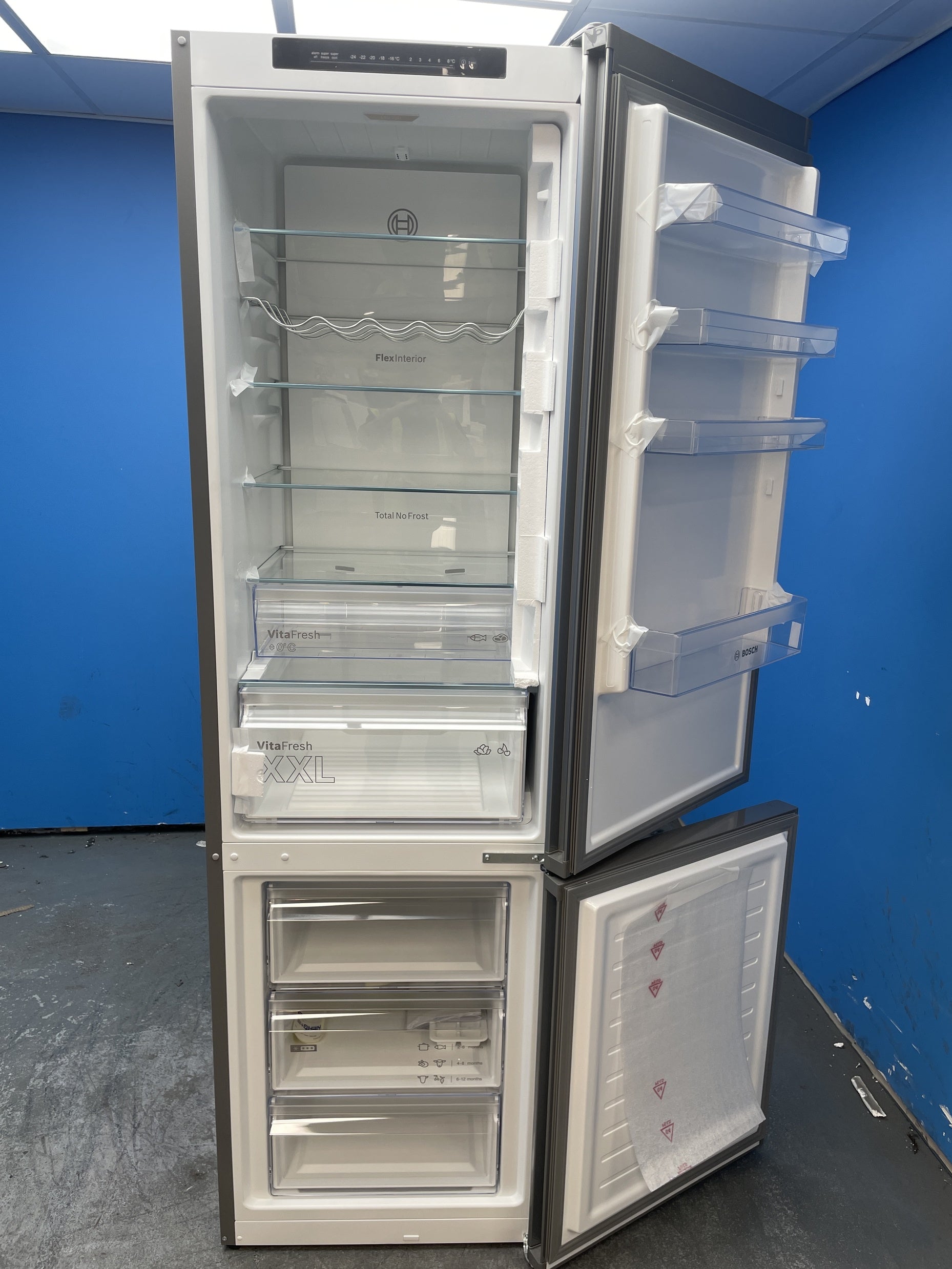 #GRC-158-135 - Bosch KGN392LAGG Series 4 60cm No Frost Fridge Freezer