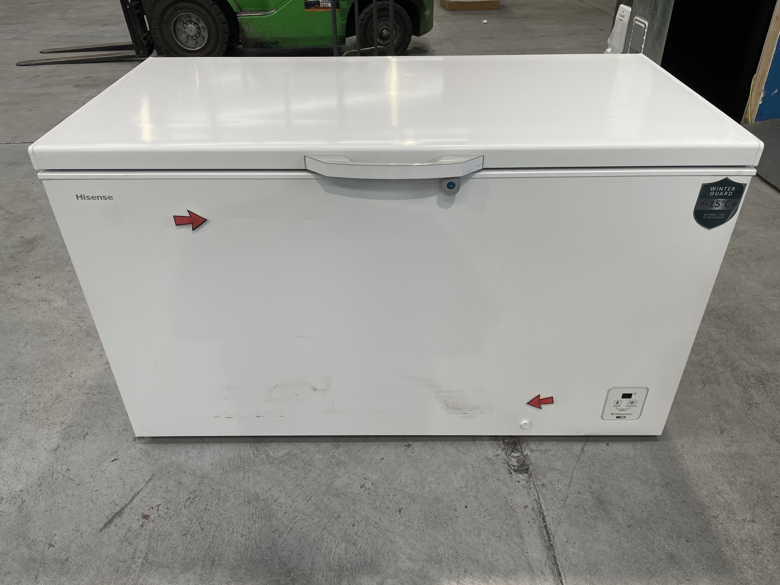 #GRC-136-243 - Hisense FC571D4AWLYE 372L Winter Guard Chest Freezer