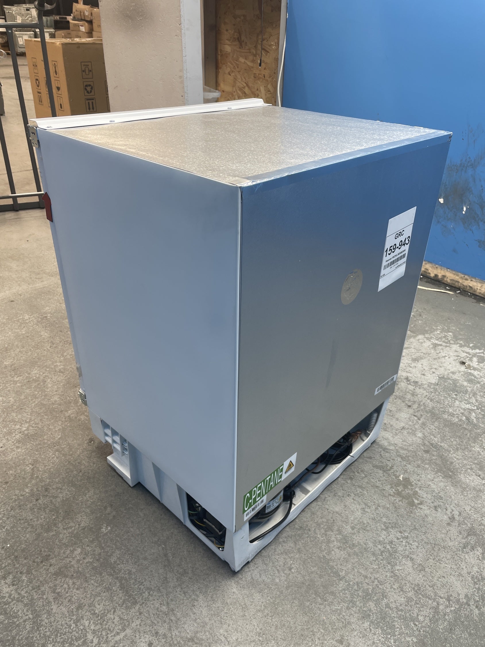 #GRC-159-943 - Hoover WCKLSE68EWK Integrated Undercounter Larder Fridge