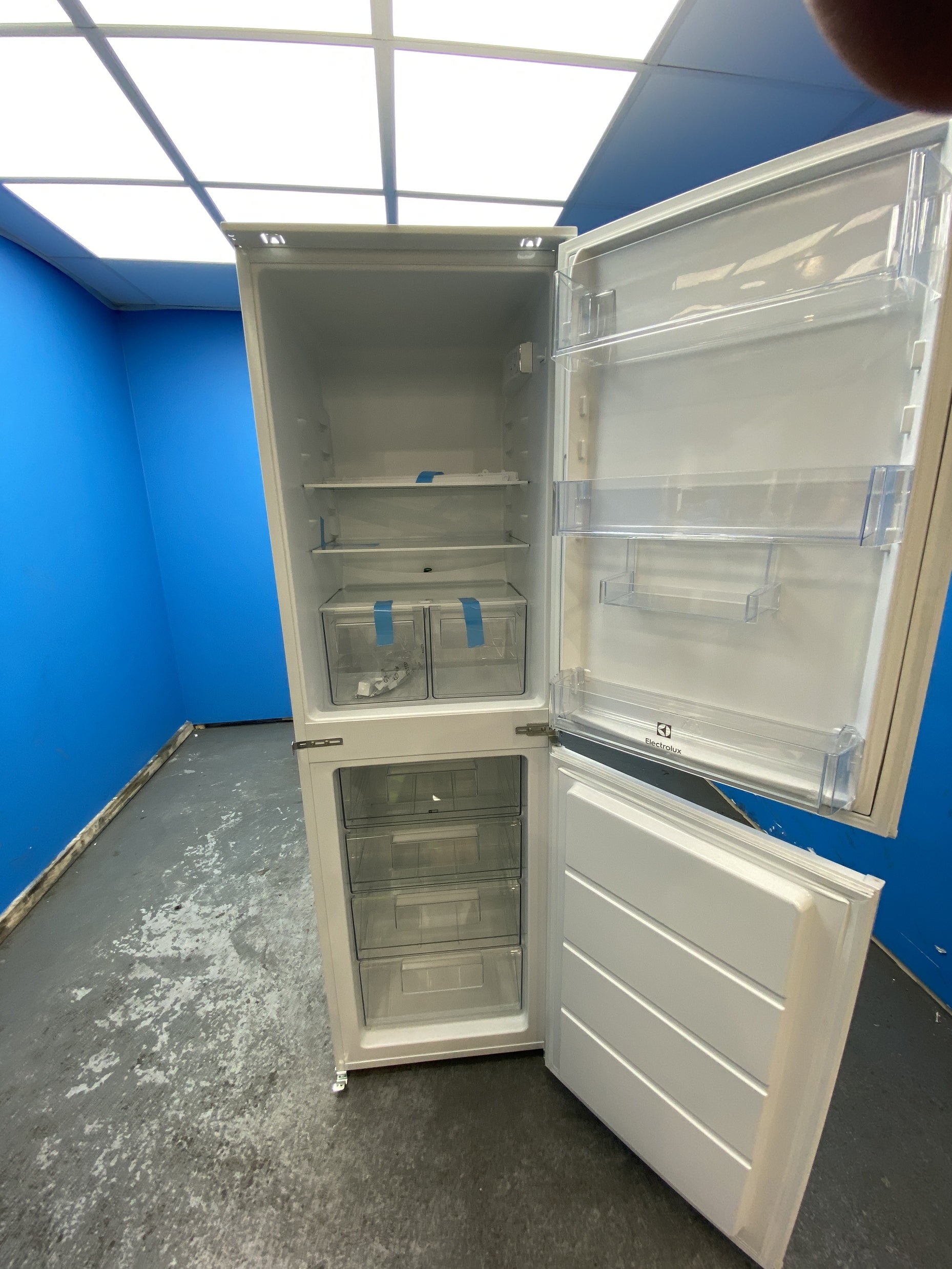 #GRC-155-980 - AEG 500 ColdSense LNS5LE18S5 Integrated 50/50 Low Frost Fridge Freezer