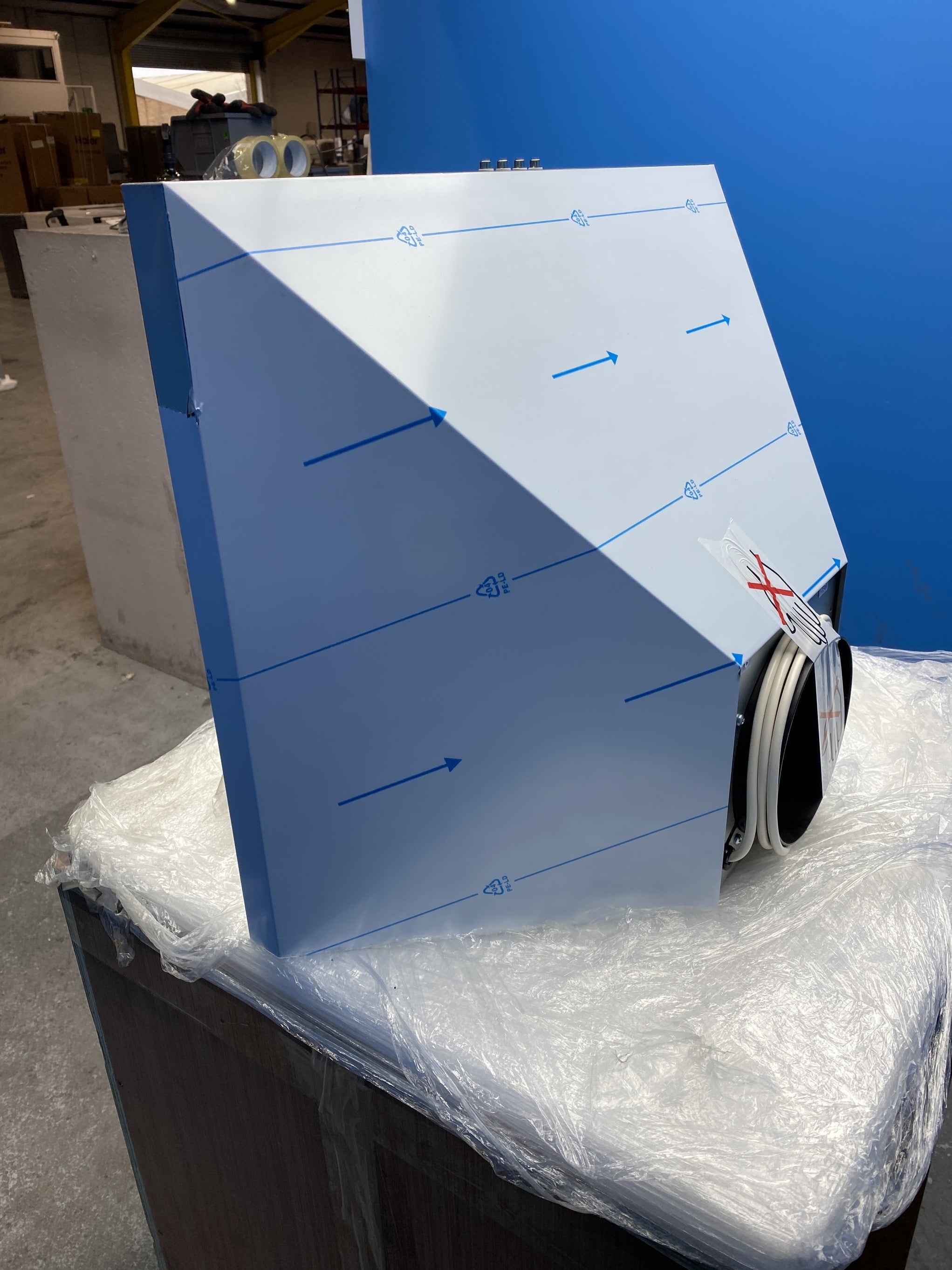#GRC-150-210 - AEG LFC316X 60cm Stainless Steel Pyramid Chimney Hood