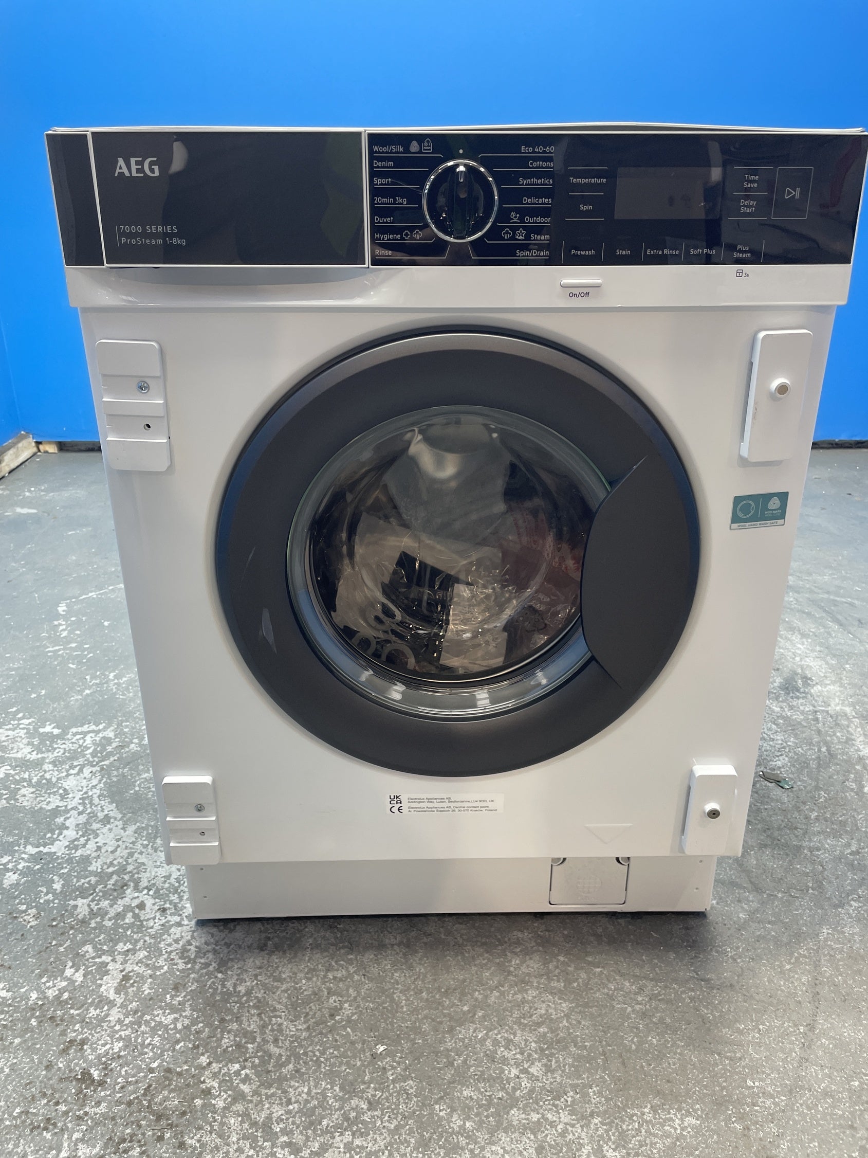 #GRC-150-198 - AEG ProSteam LF7C8636BI 8kg 1600rpm Integrated Washing Machine
