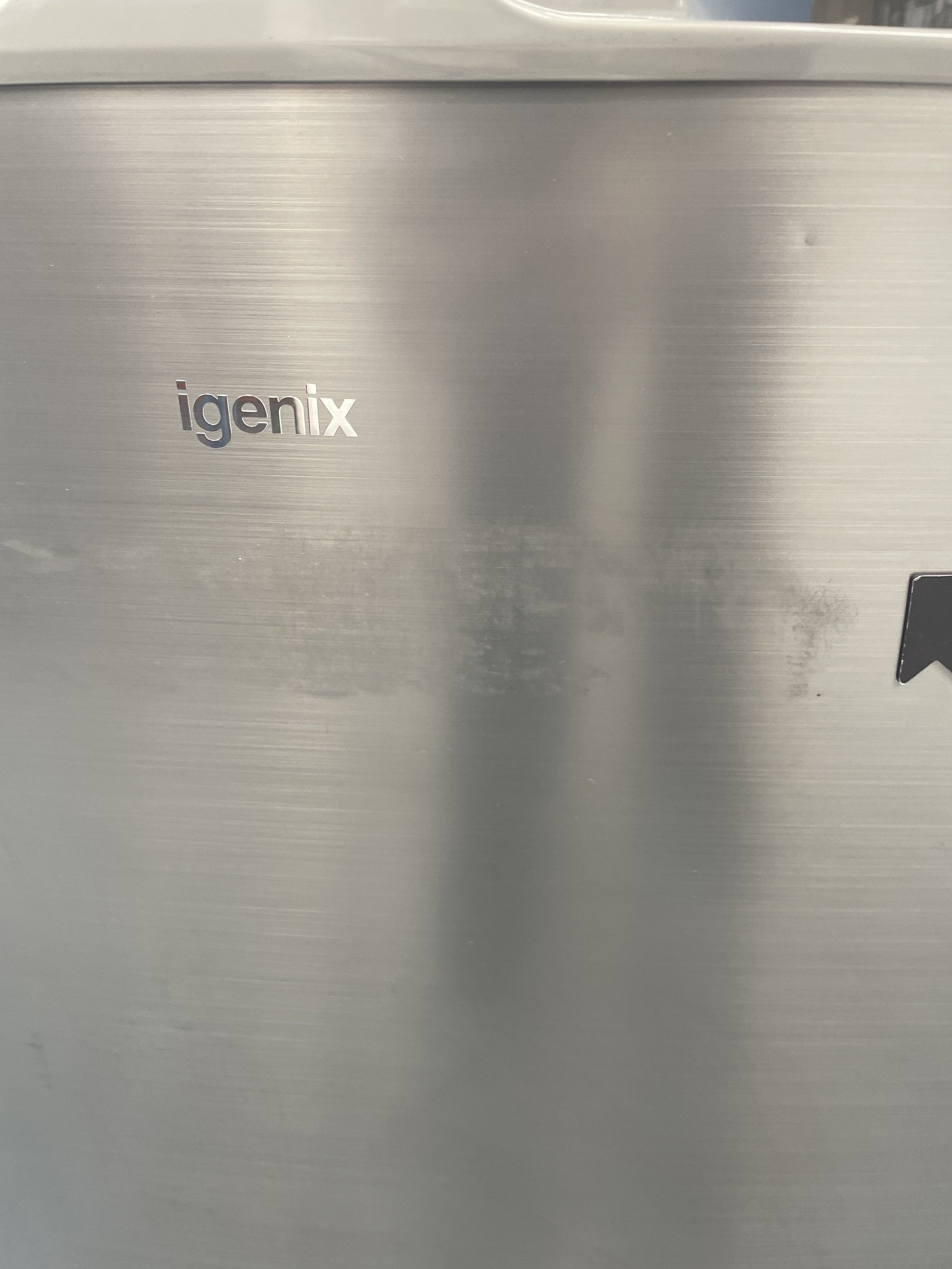 #GRC-153-438 - Igenix IG255X 136 Litre Undercounter Fridge