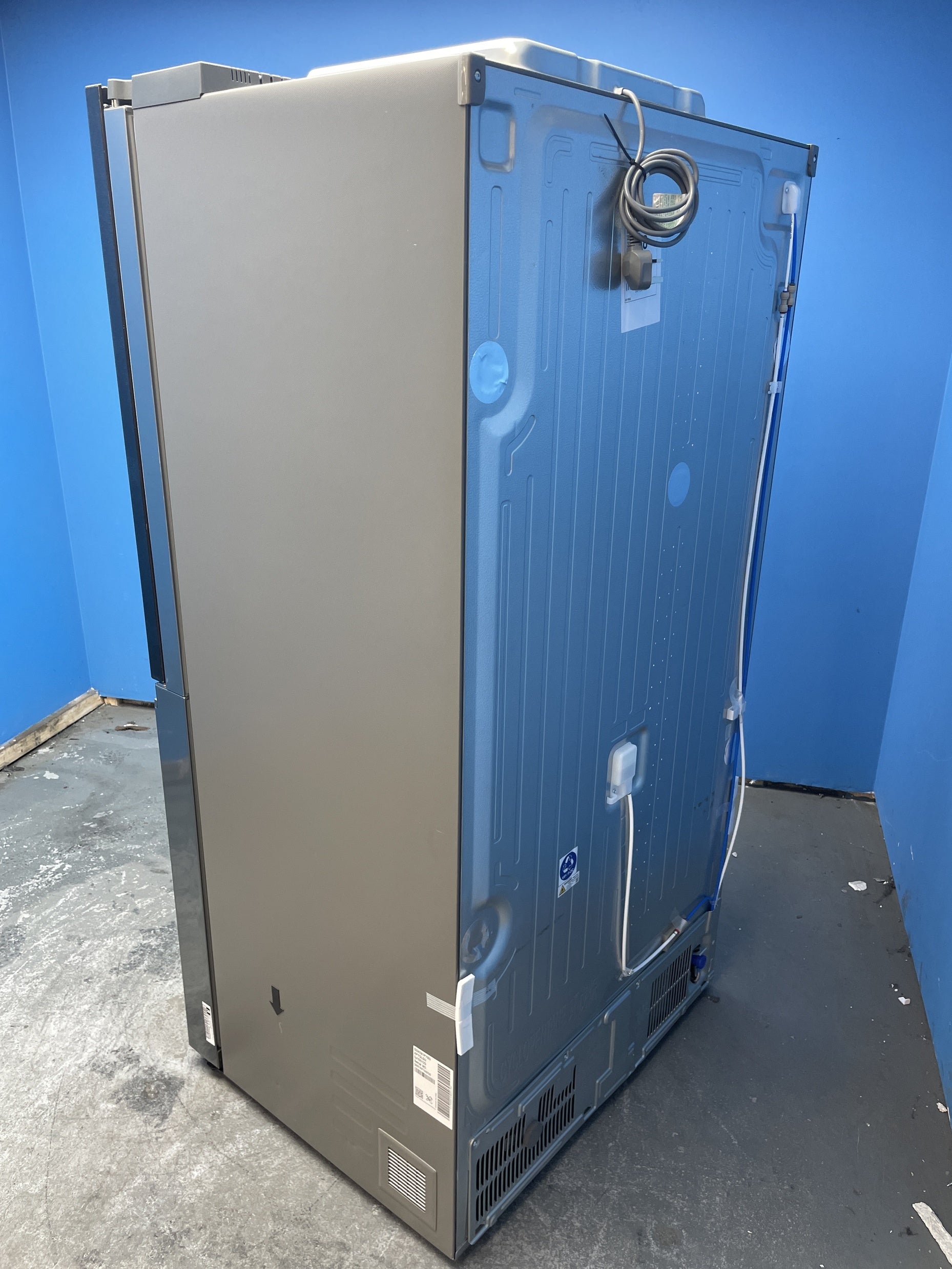 #GRC-158-058 - LG GSXE81PYBD InstaView American Style Fridge Freezer