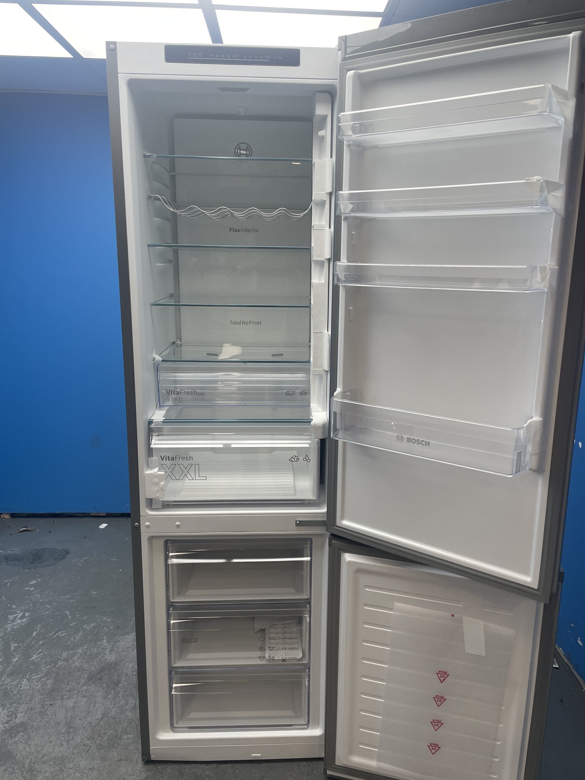 #GRC-158-117 - Bosch KGN392LAGG Series 4 60cm No Frost Fridge Freezer
