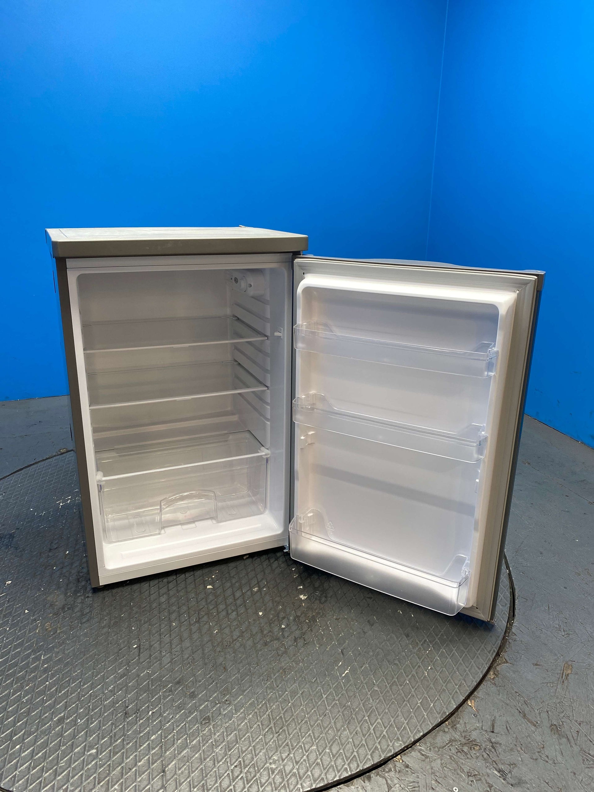 Igenix IG255X 136 Litre Undercounter Fridge