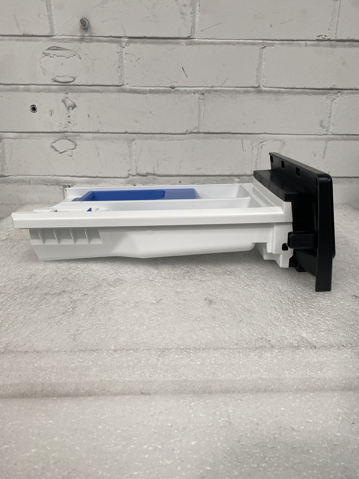 #GRC-159-690 - Haier HW100-BP14357BU1 Washing Machine Detergent Dispenser Drawer