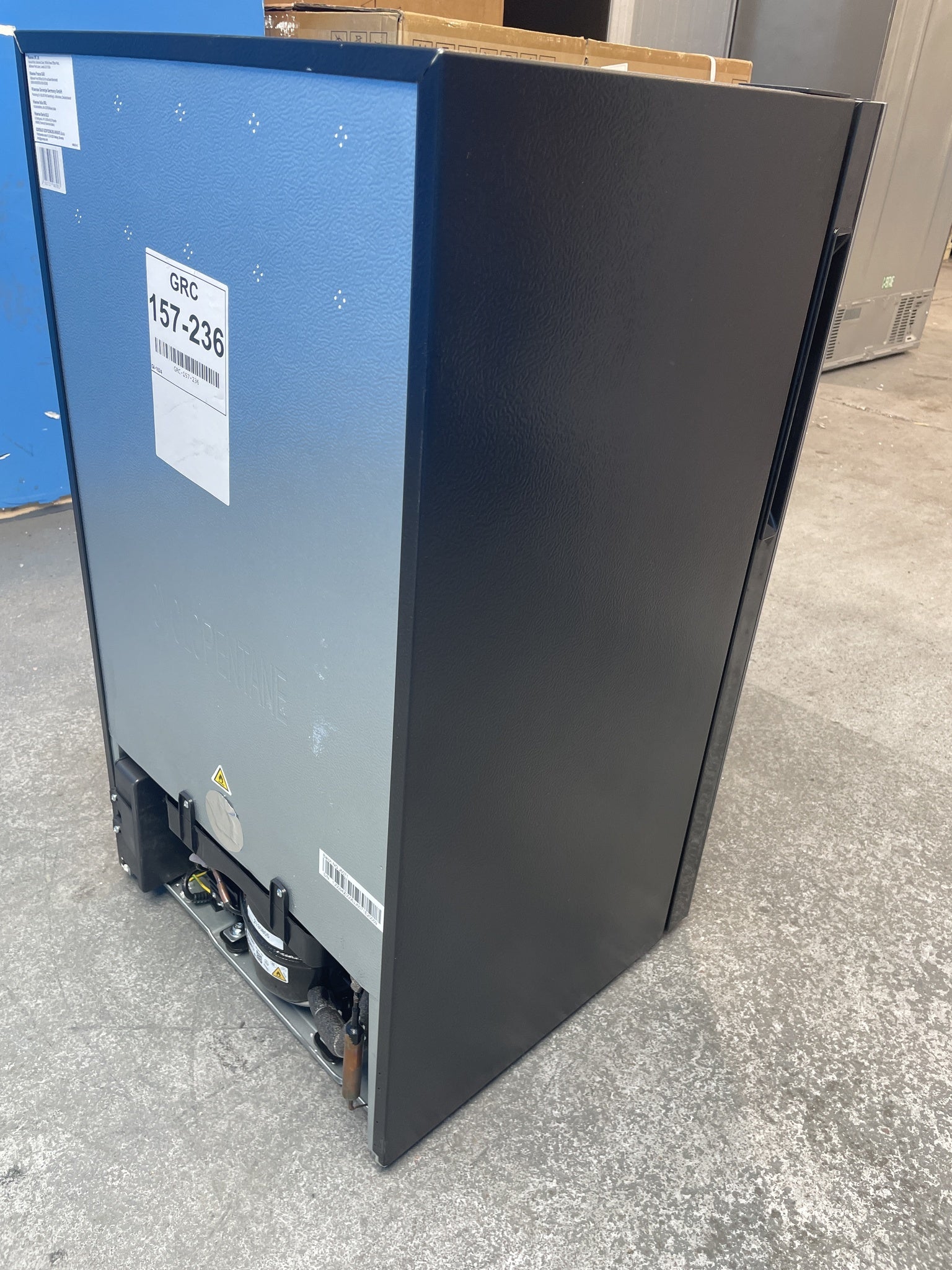 #GRC-157-236 - Hisense RW12D4NWG0 30‑Bottle Under Counter Wine Cooler