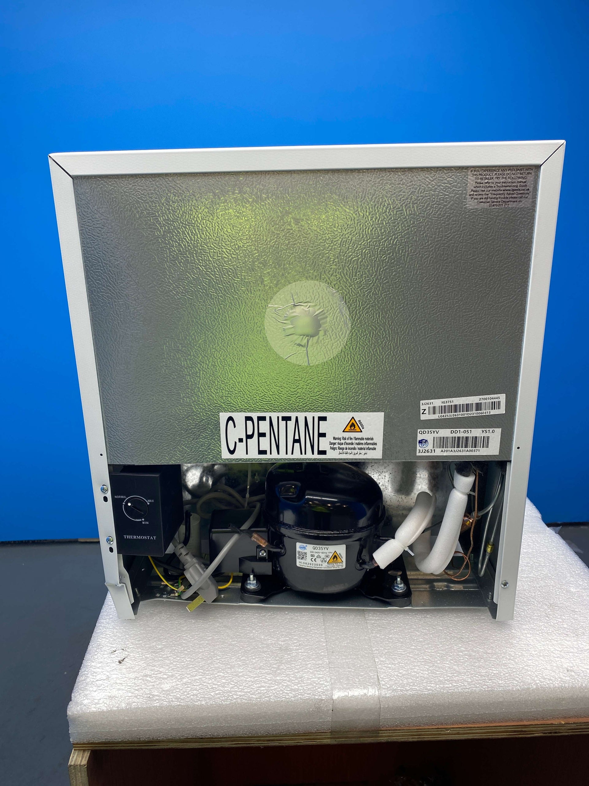 Igenix IG3751 33 Litre Table Top Lockable Mini Freezer