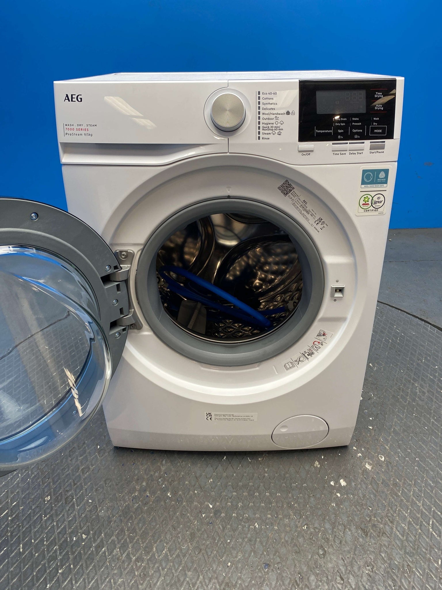 AEG LWR7195M4B 9kg/5kg 1400rpm Washer Dryer with ProSteam