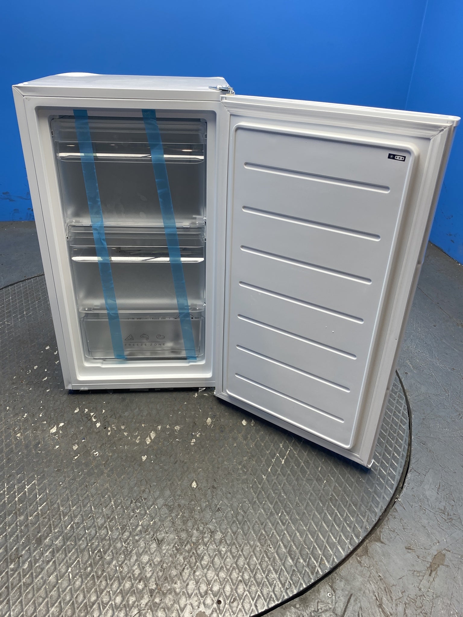 Comfee RCU60WH2(E) 60L Under Counter Freezer