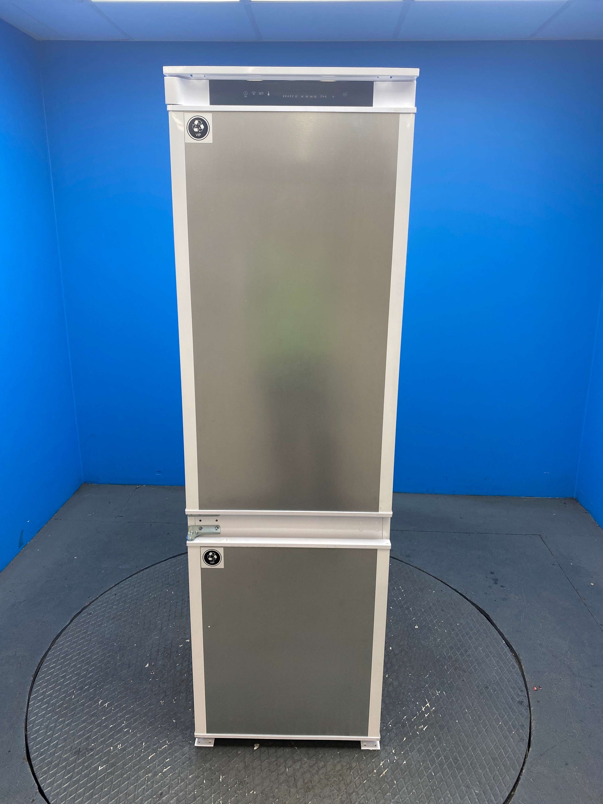 Hoover HOBT5518DWK Integrated 70/30 Total No Frost Fridge Freezer