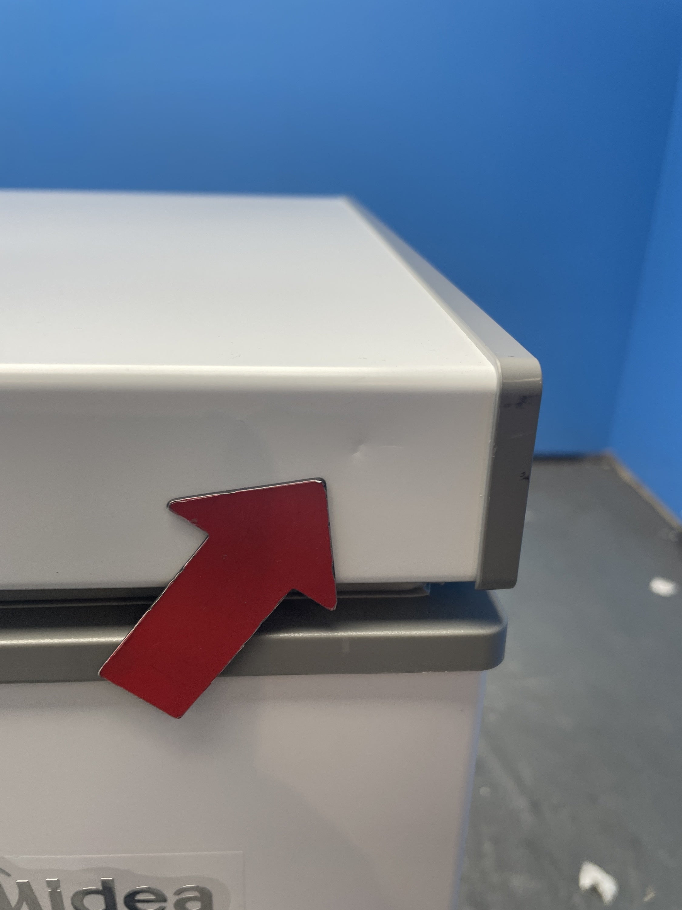 #GRC-158-799 - Midea MDRC154FZE01 99 Litre Convertible Fridge or Chest Freezer