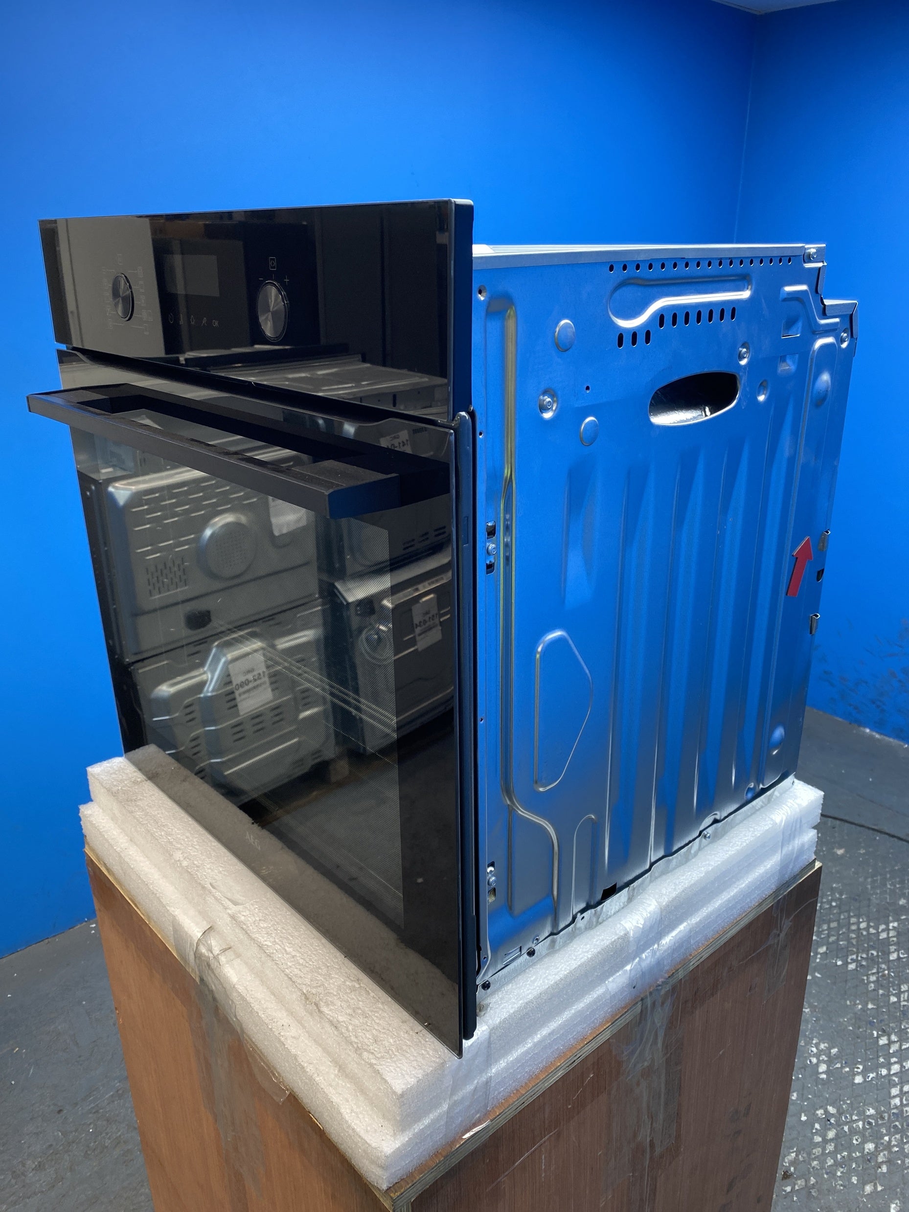 #GRC-150-157 - AEG OS6PB50AK Built-in Pyrolytic Single Oven with AirFry