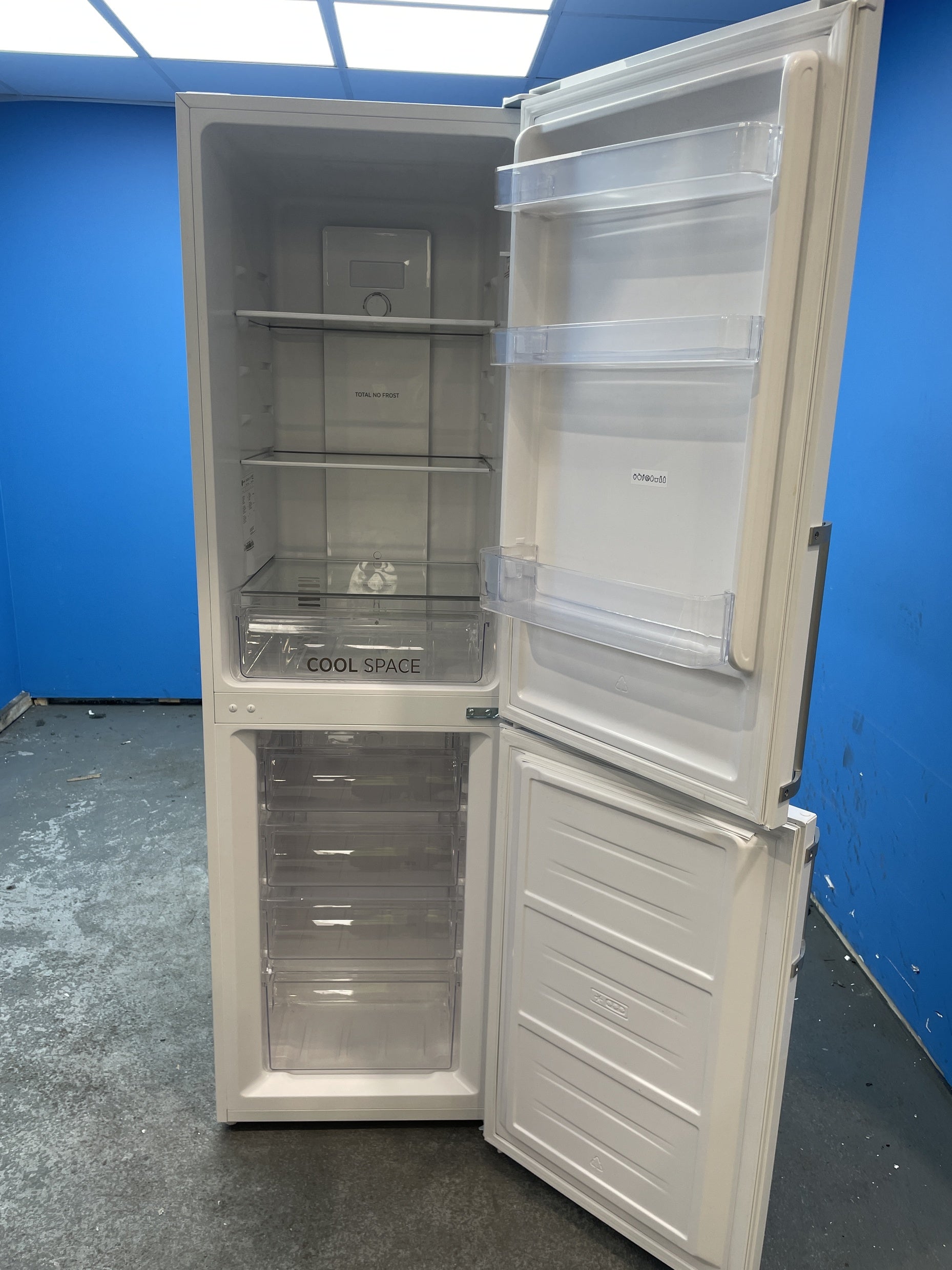 #GRC-157-955 - Hoover HOCH1T518EWHK 54cm Total No Frost Fridge Freezer