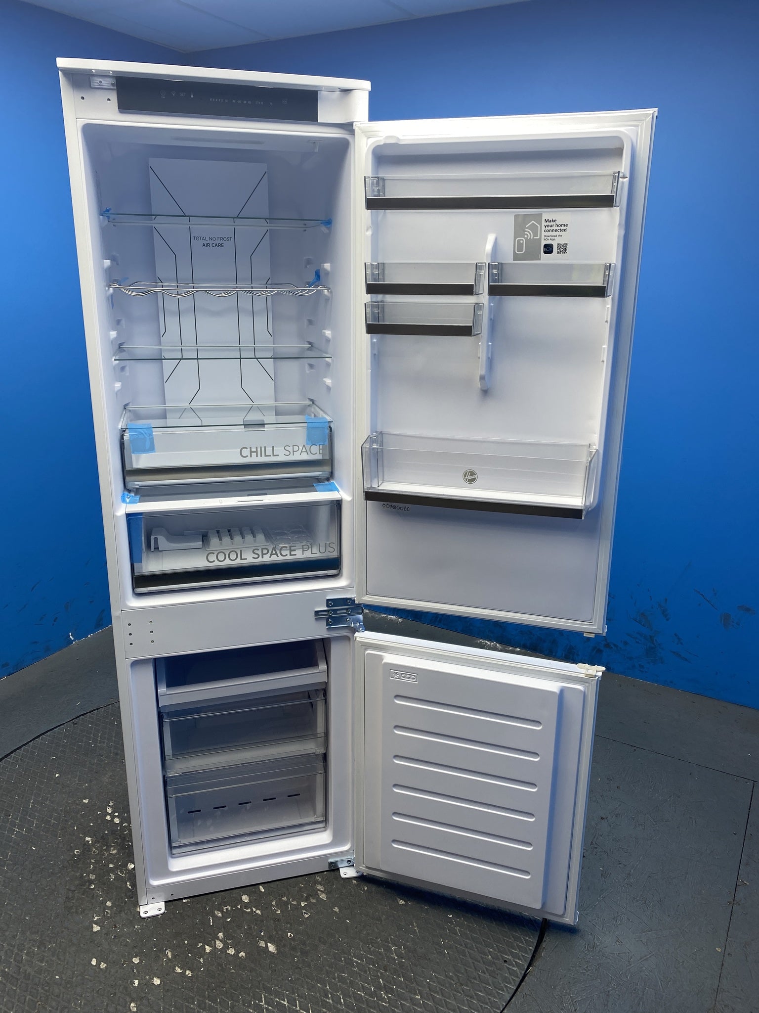 Hoover HFTNF5518EW Integrated 248L Combi Fridge Freezer