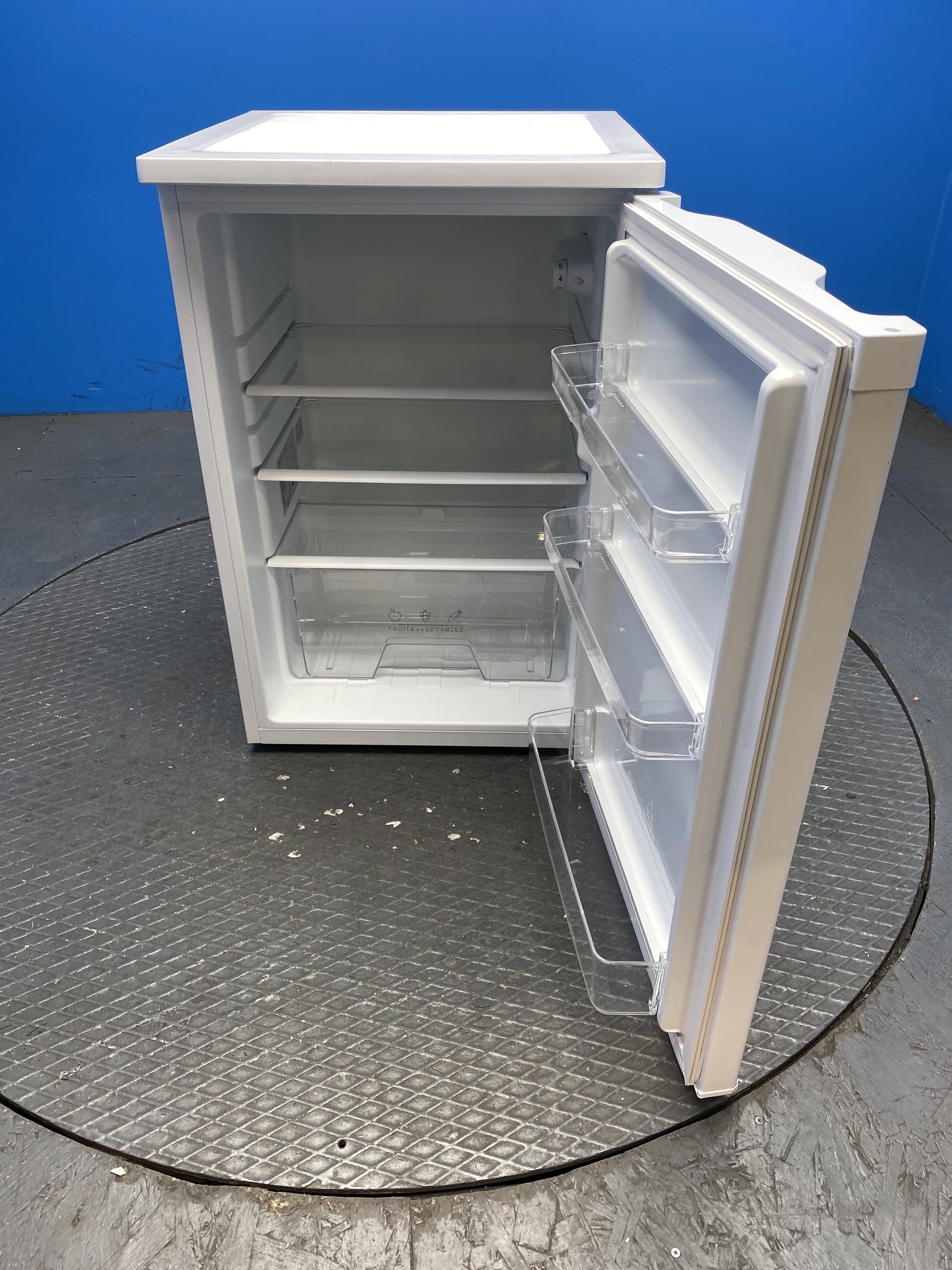 Igenix IG255W 136 Litre Under Counter Fridge