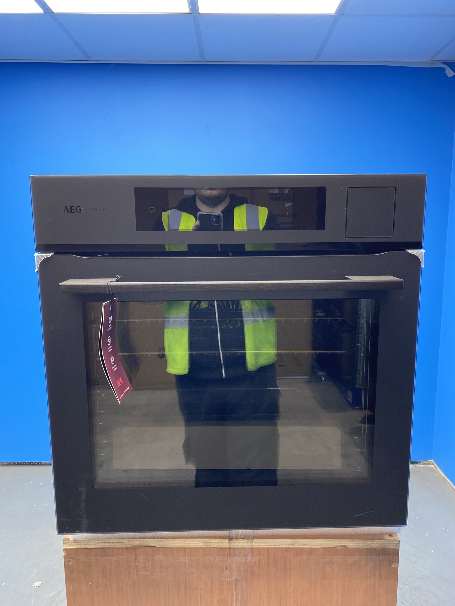 AEG PO9000ST 9000 Series 70 Litre Built-In SteamPro Oven