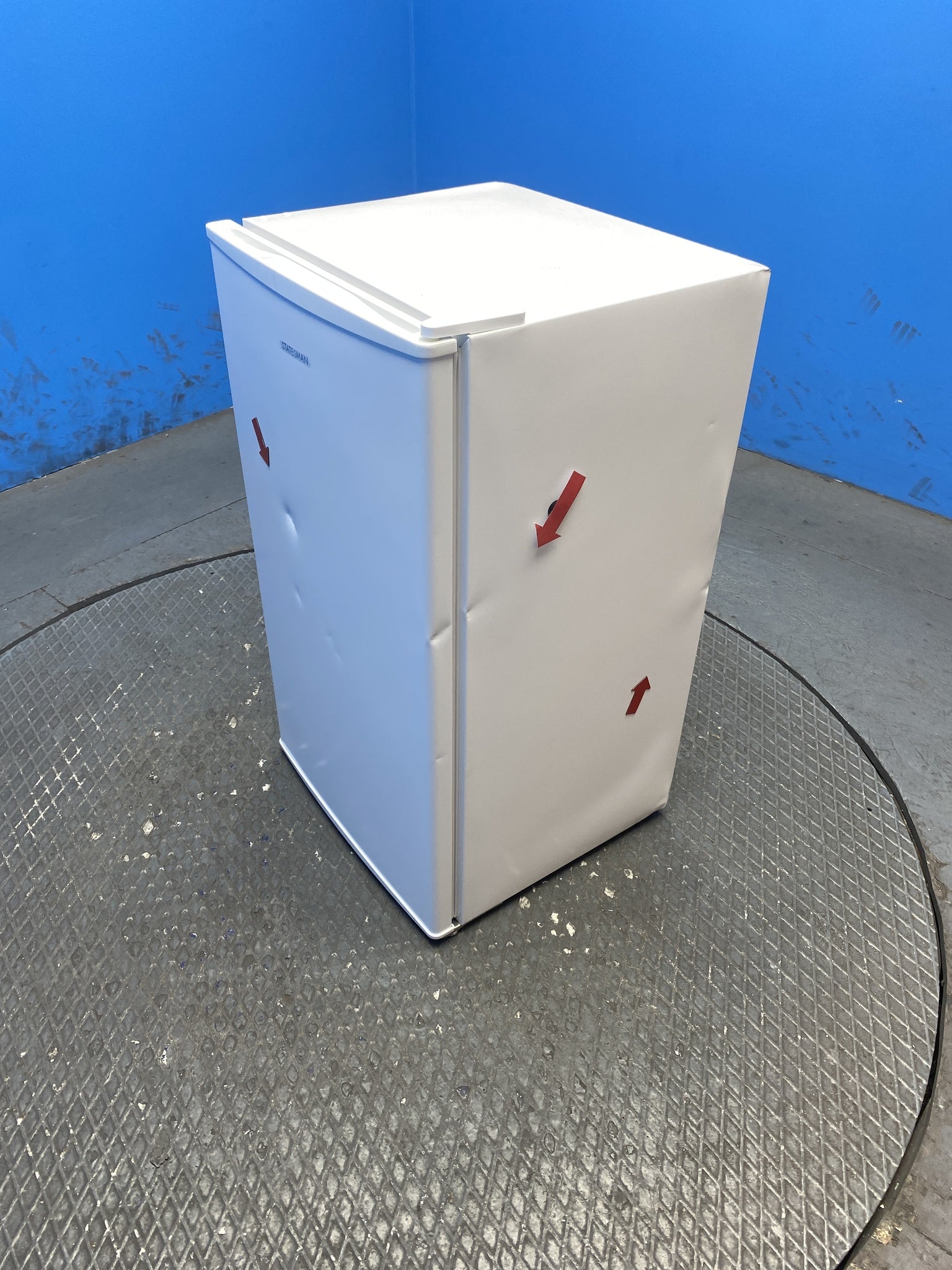 Statesman UC47LFW 93 Litres Under Counter Fridge