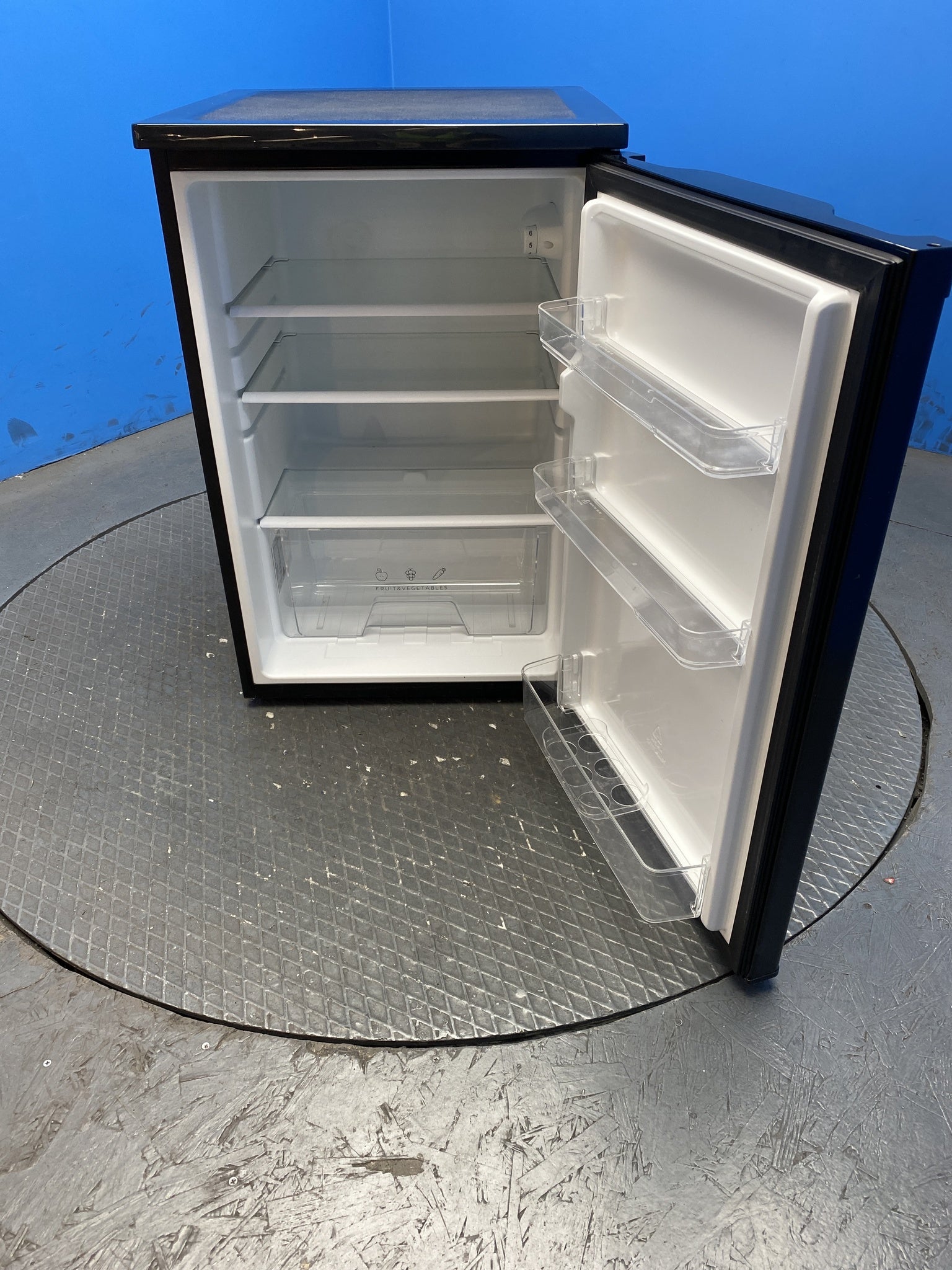 Statesman L255B 113 Litre 55cm Under Counter Fridge