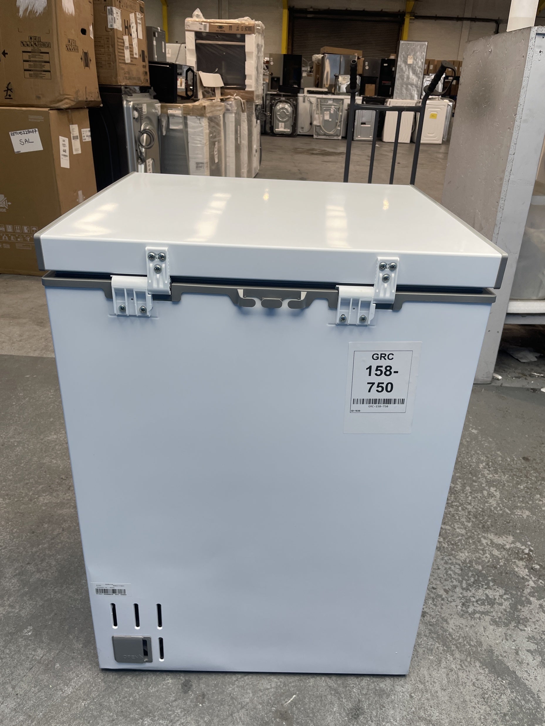 #GRC-158-750 - Midea MDRC211FZE01 143 Litre Capacity Static Chest Freezer