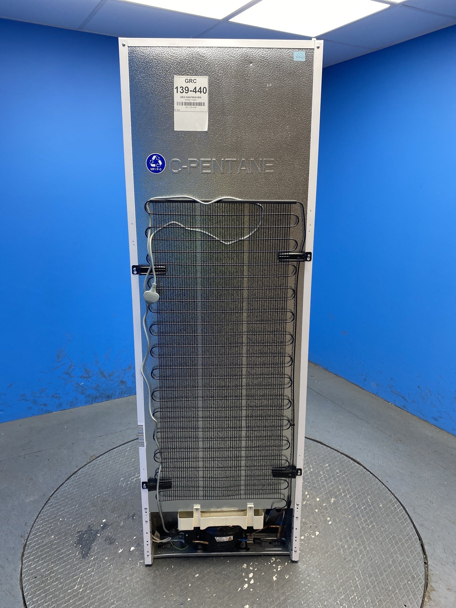 AEG 7000 Series OAG7M281EW 278L No Frost Tall Freezer