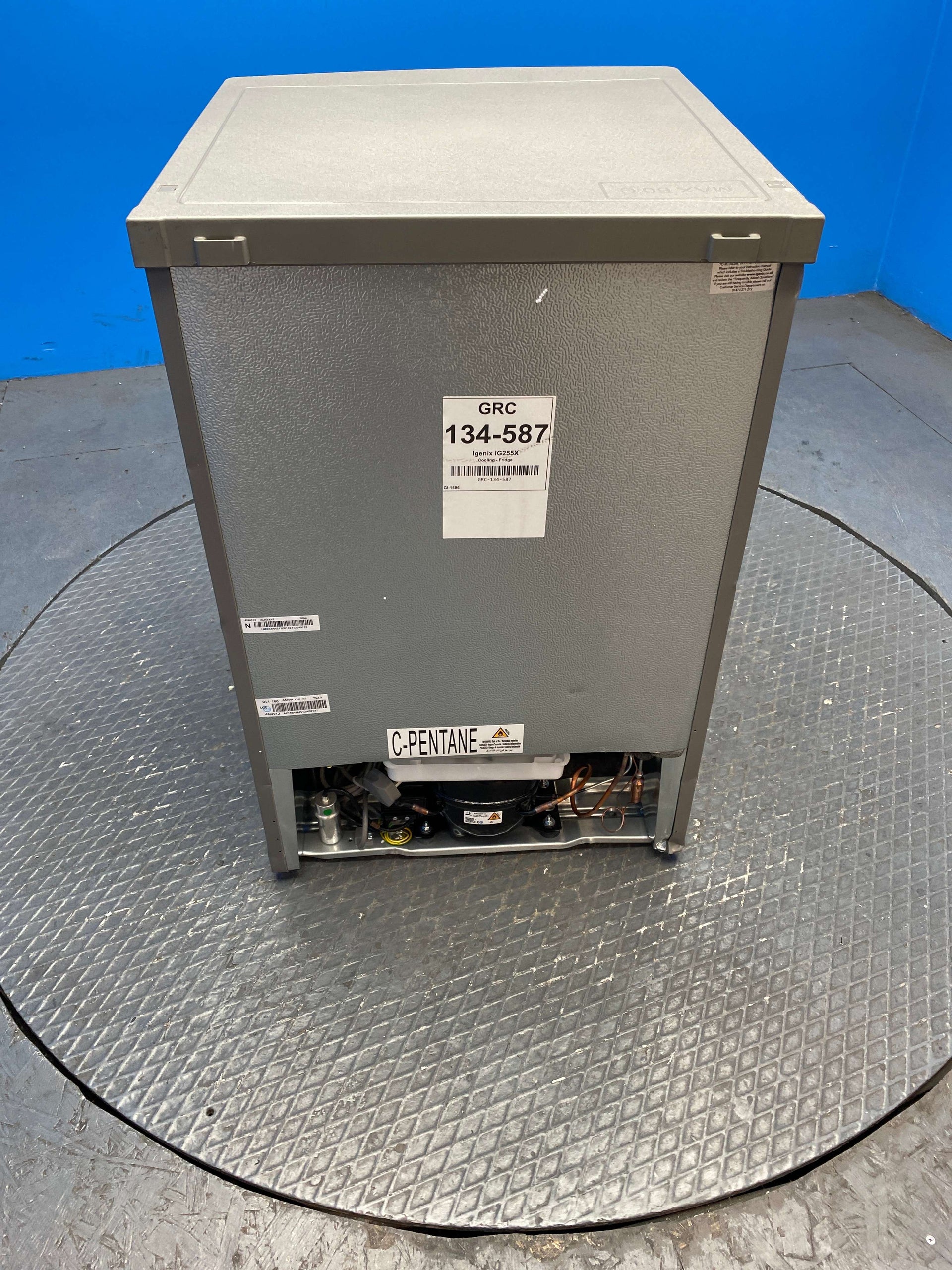 Igenix IG255X 136 Litre Undercounter Fridge