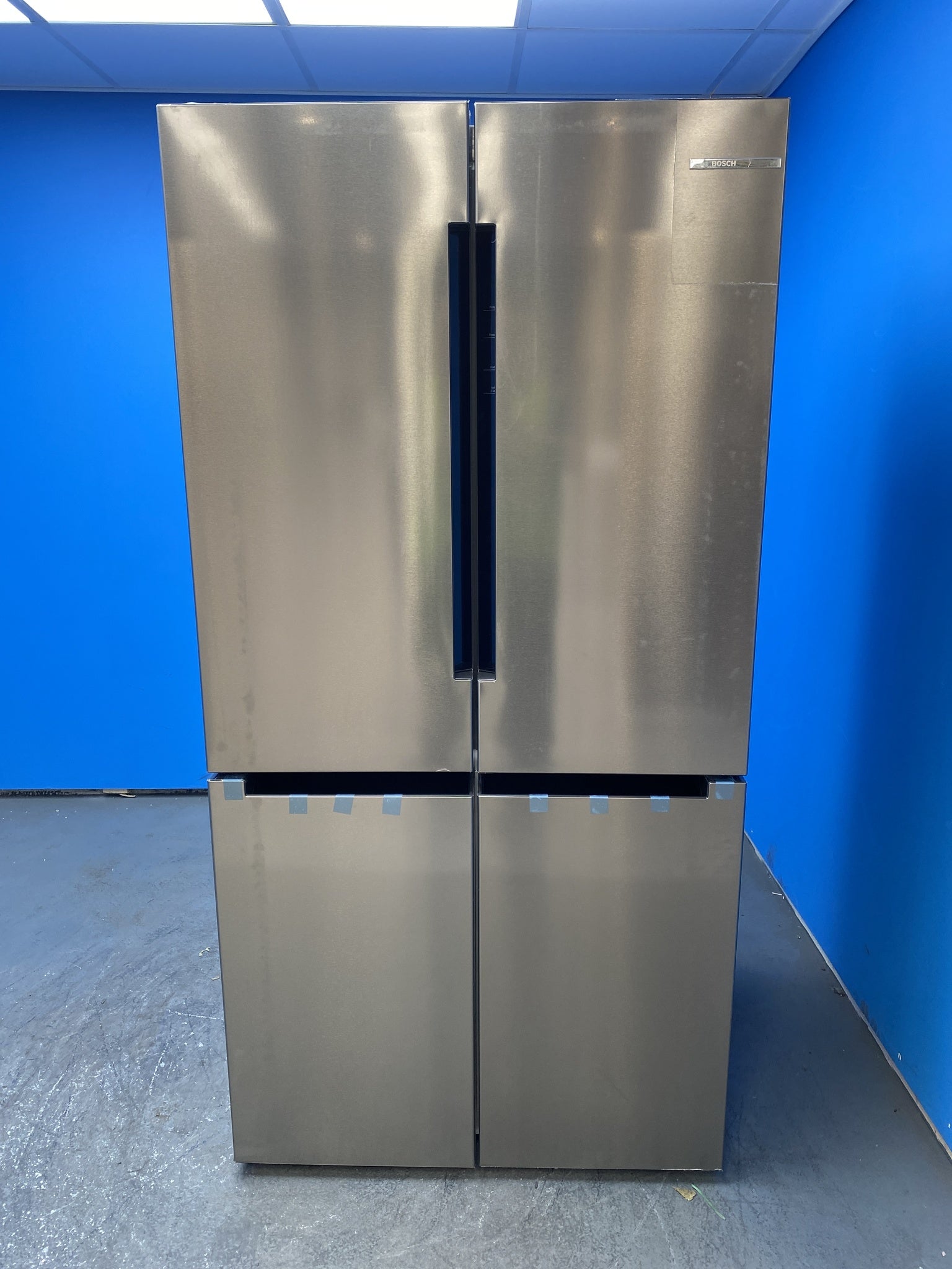 Bosch KFN96VPEAG Series 4 French Door 605 Litre Fridge Freezer