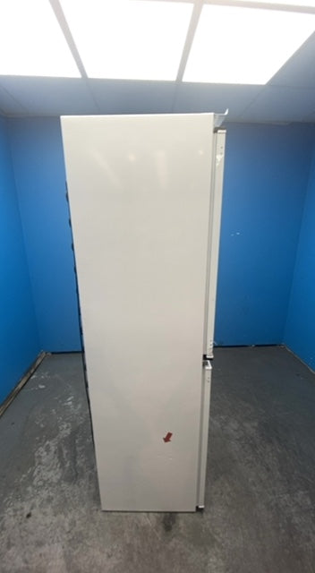 #GRC-163-874 - Hoover H-FRIDGE 300 57.3cm Integrated 50/50 Fridge Freezer – 233L, White